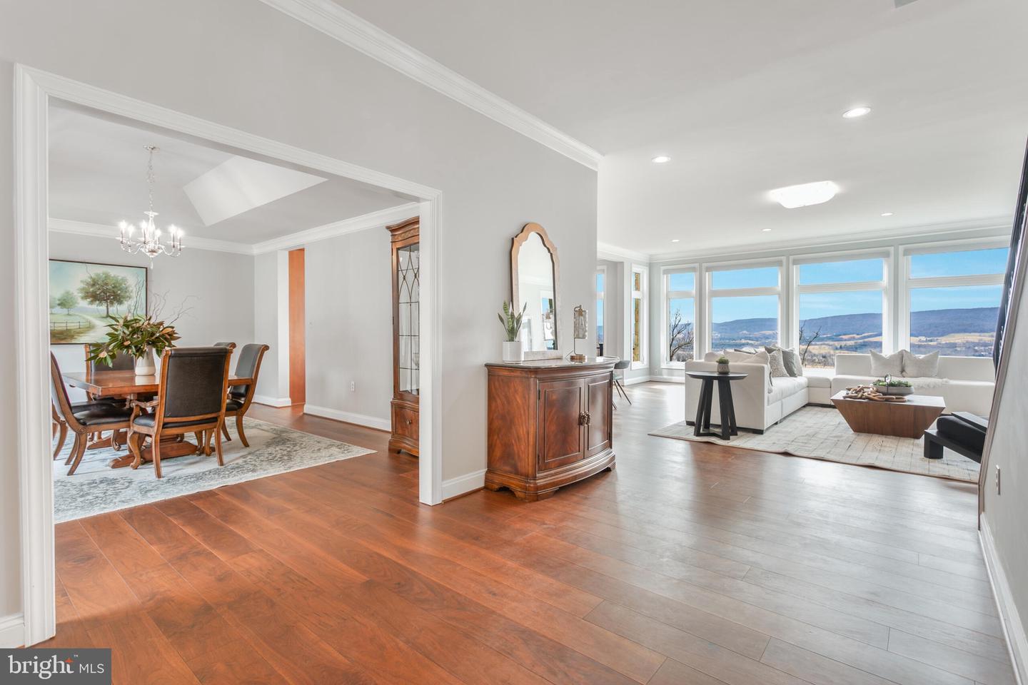 14812 Manor View