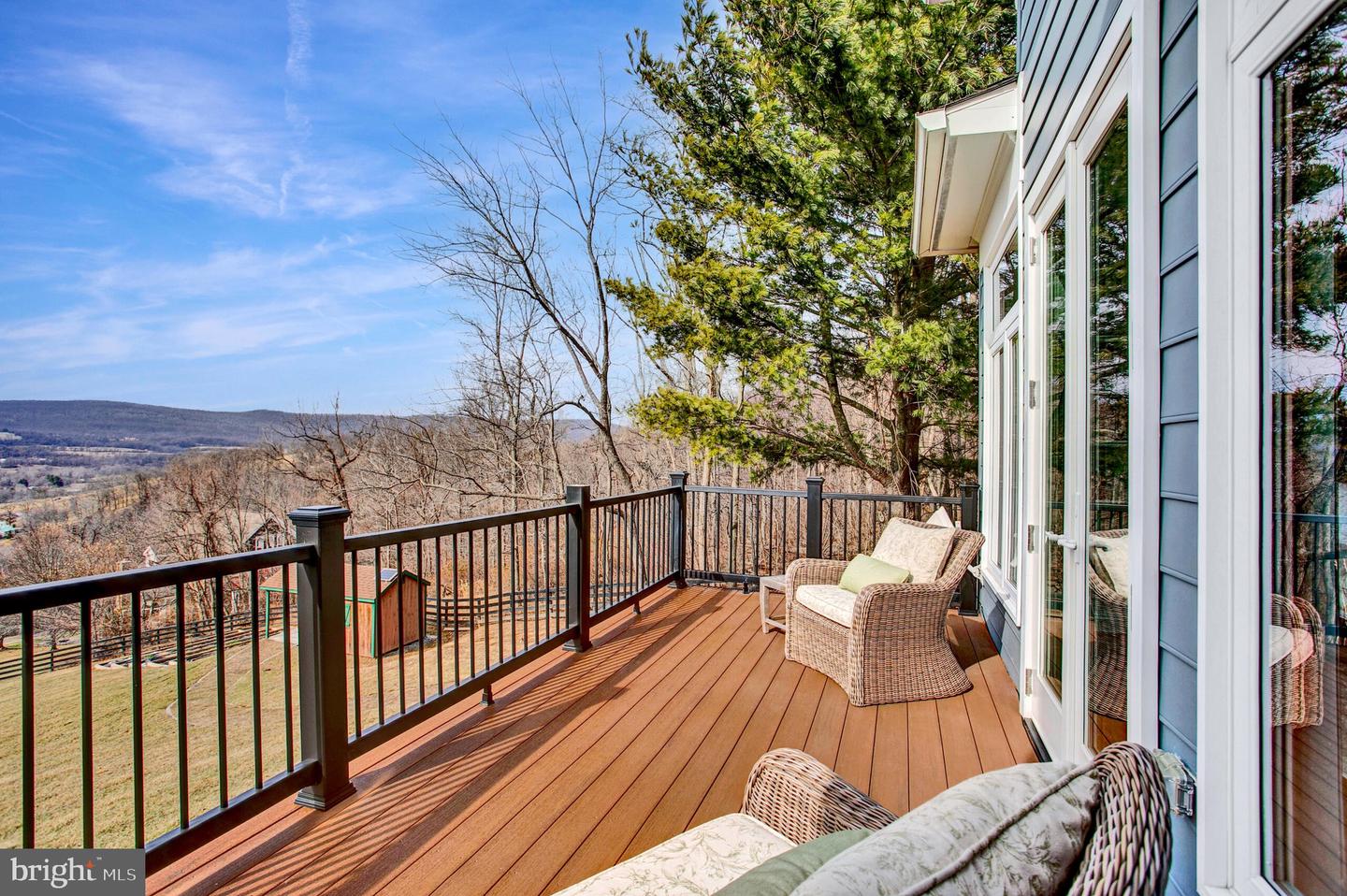 14812 Manor View