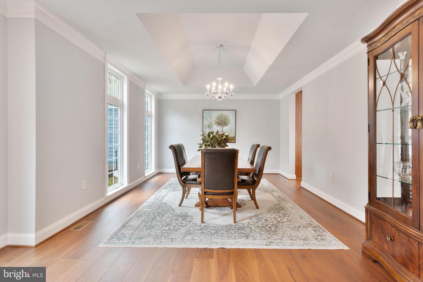 14812 Manor View
