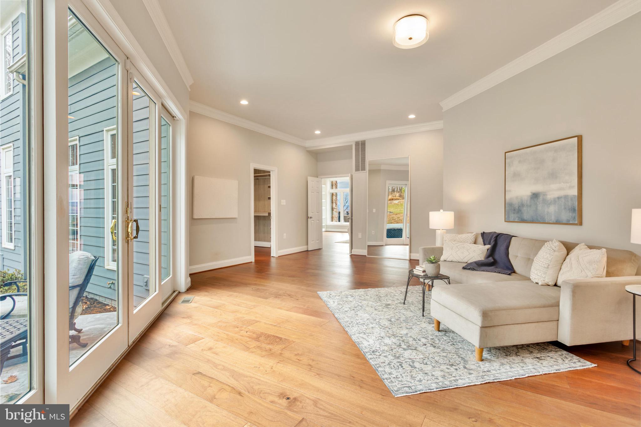 14812 Manor View