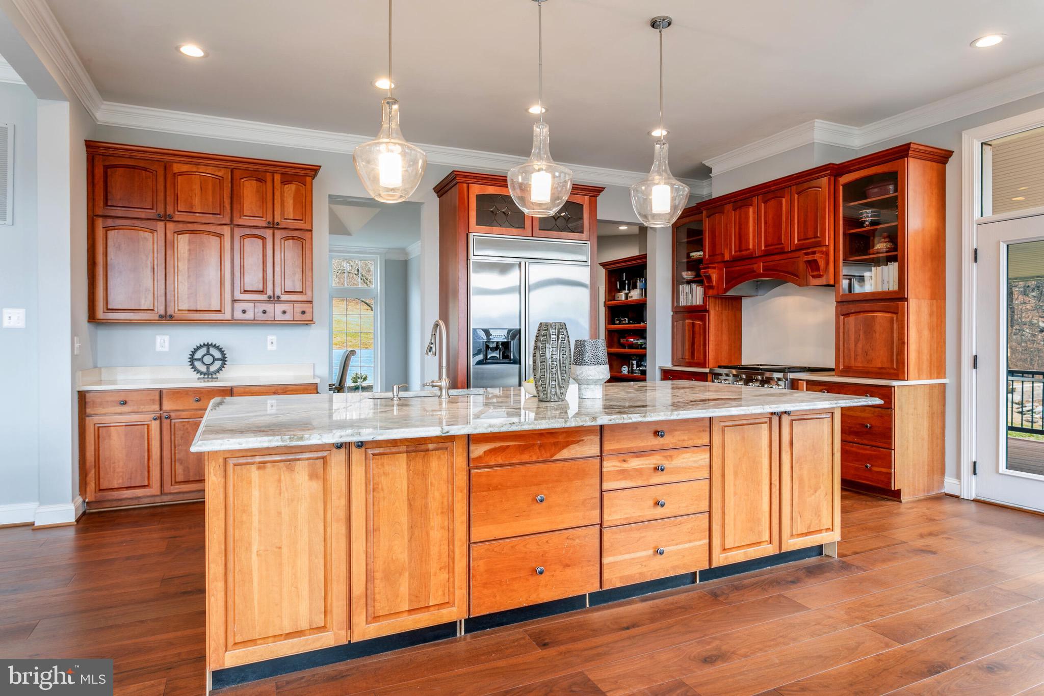 14812 Manor View