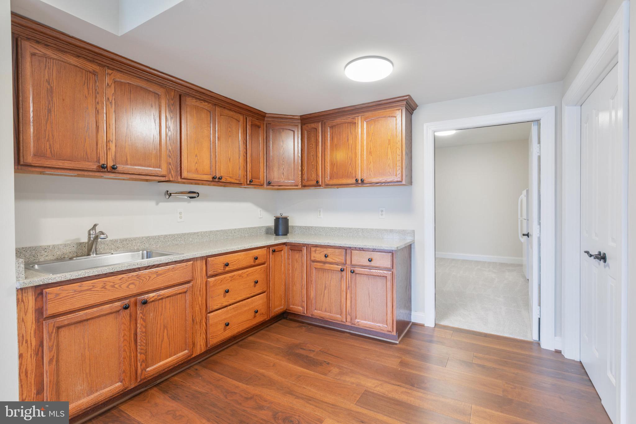 14812 Manor View