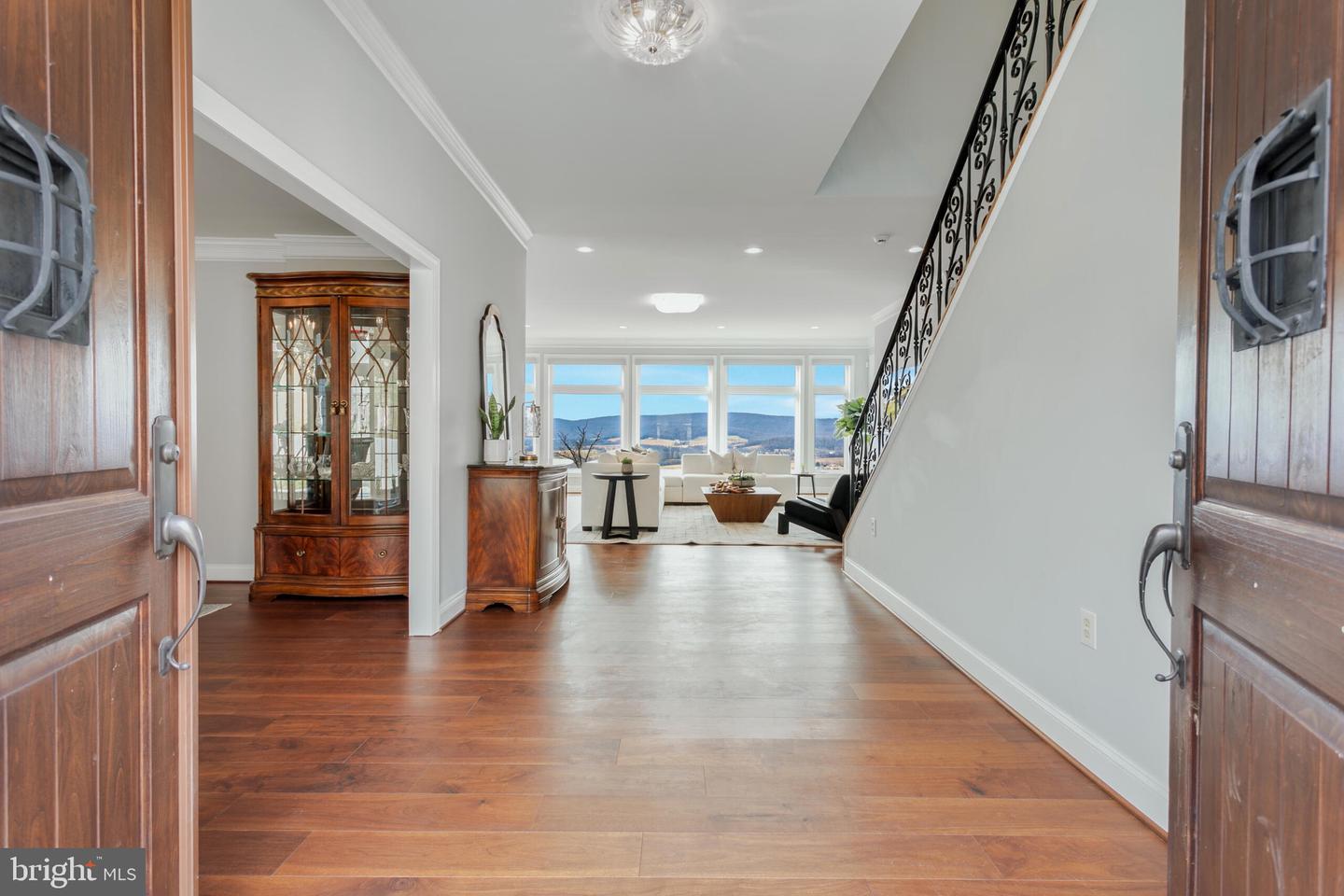 14812 Manor View