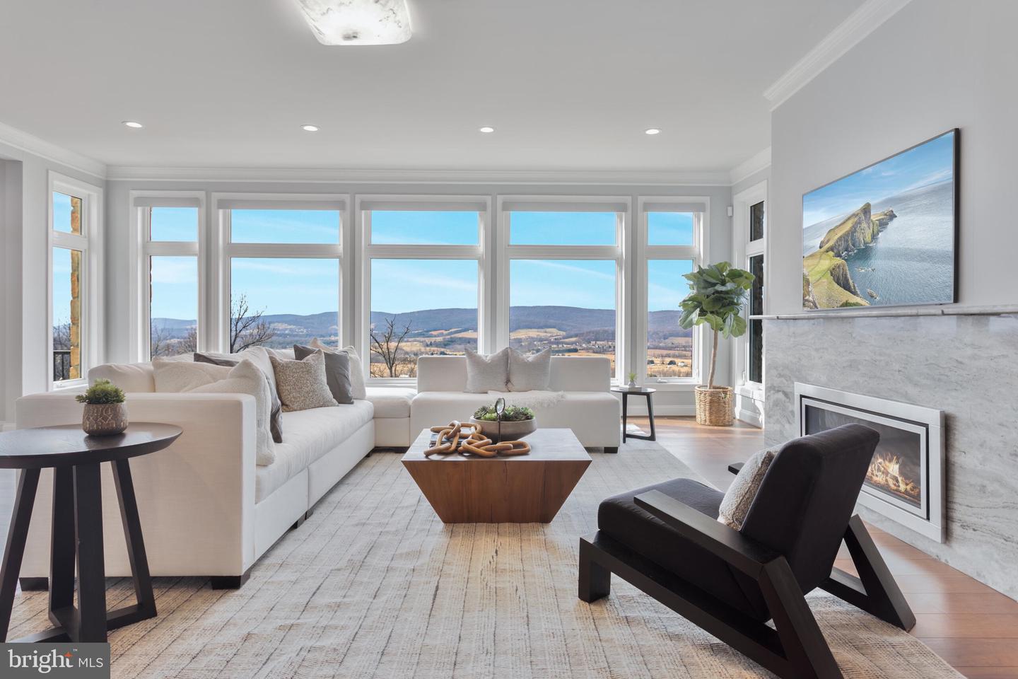 14812 Manor View