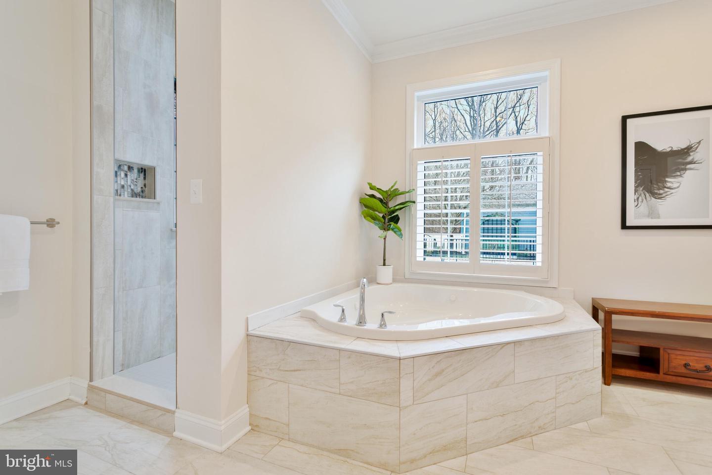 14812 Manor View