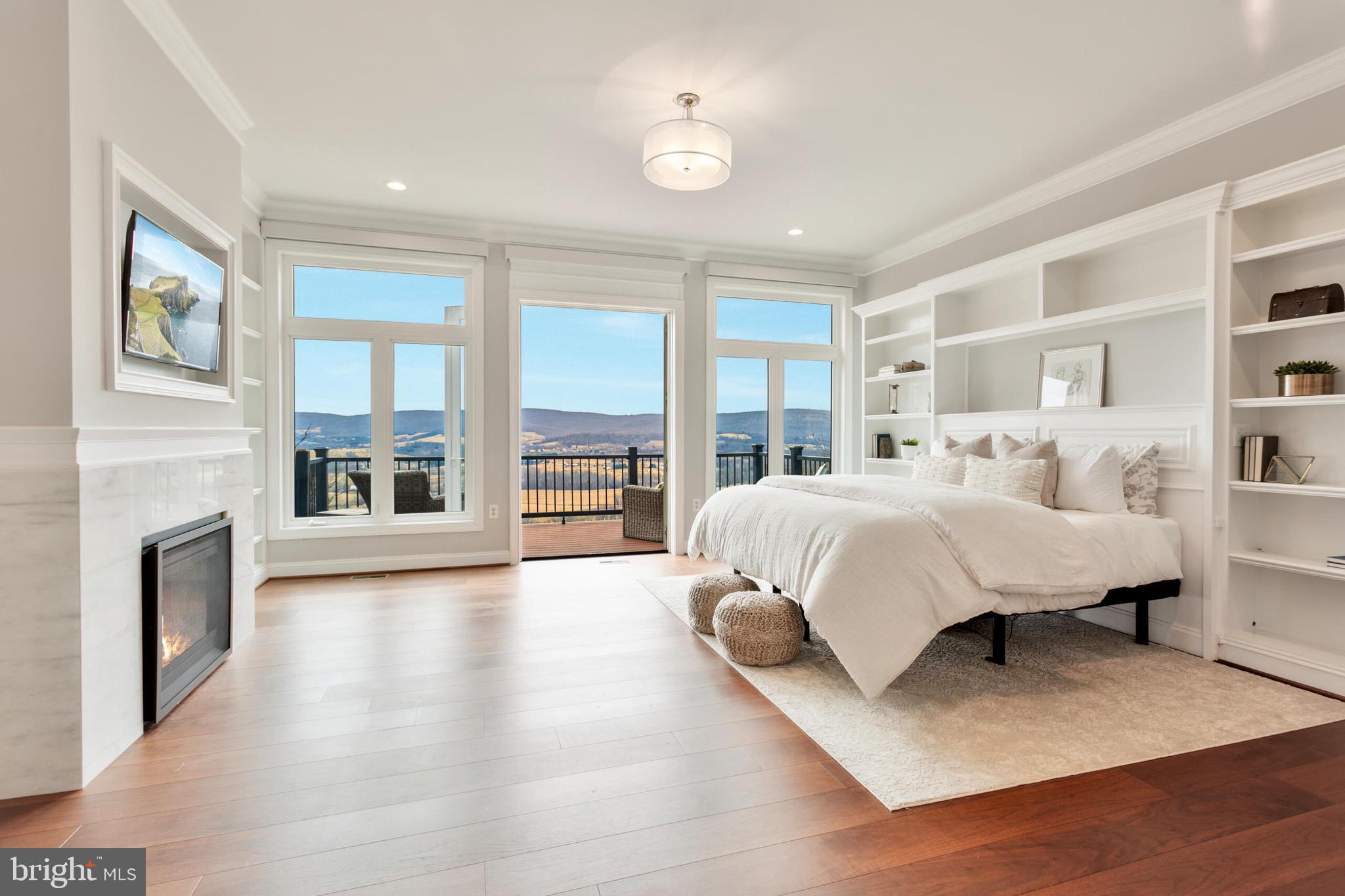 14812 Manor View