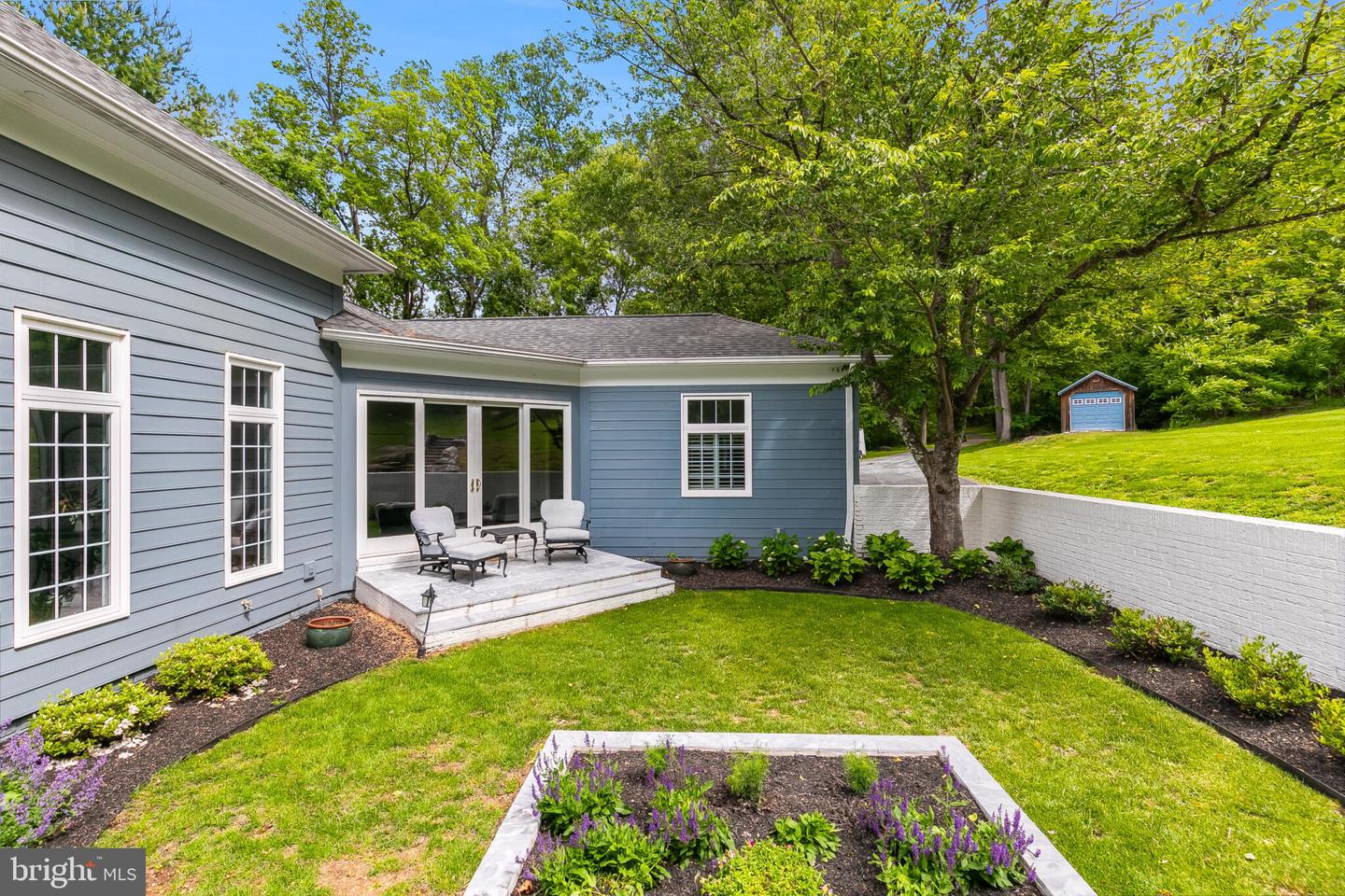 14812 Manor View