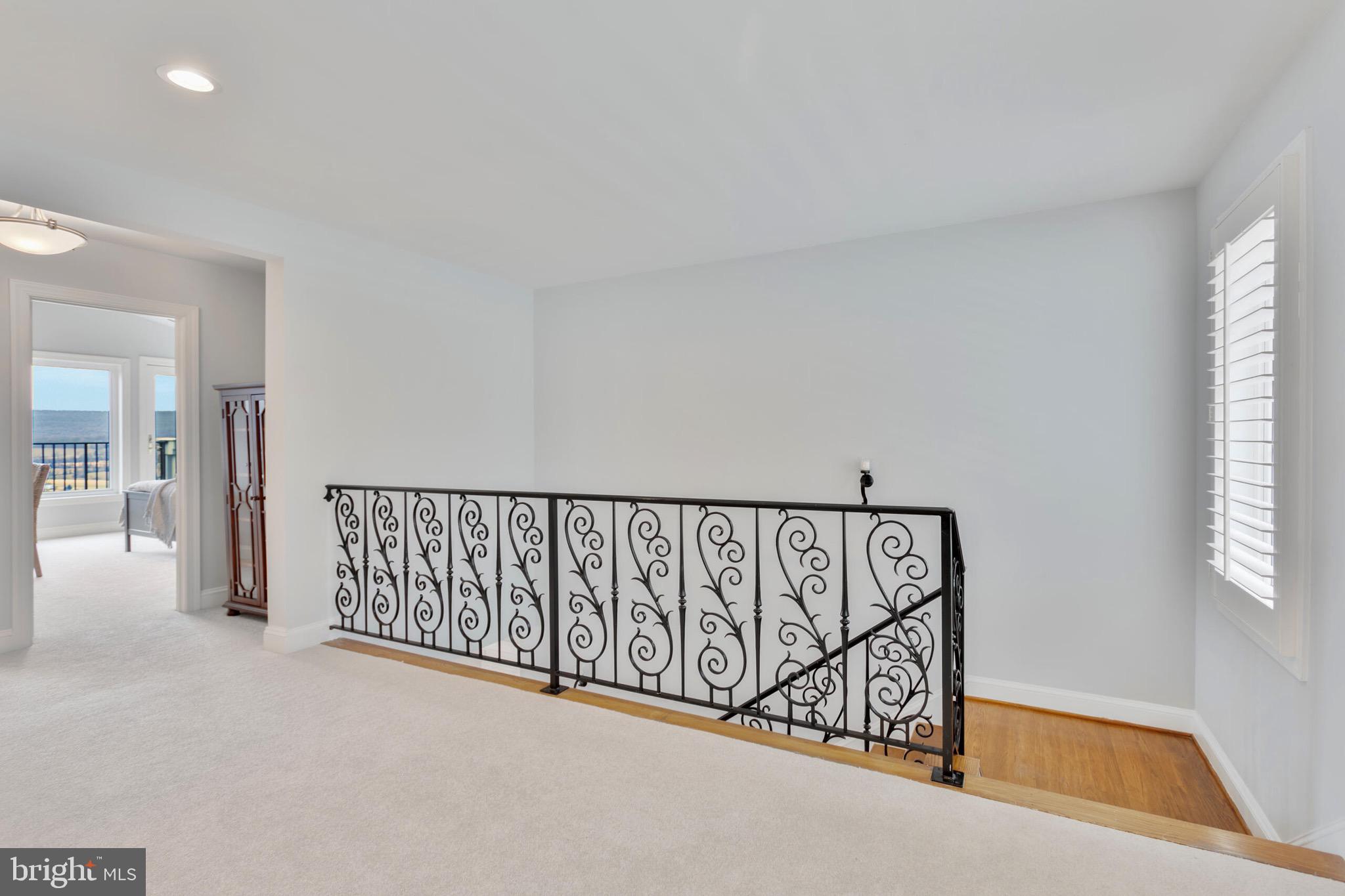 14812 Manor View