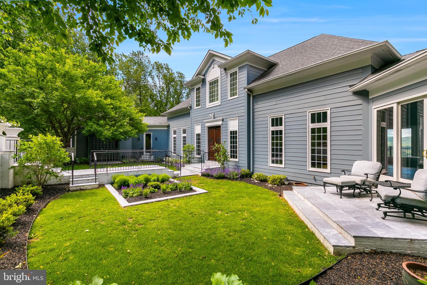 14812 Manor View