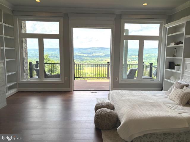 14812 Manor View