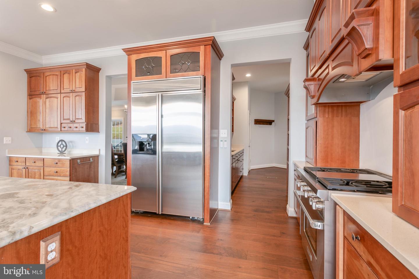 14812 Manor View