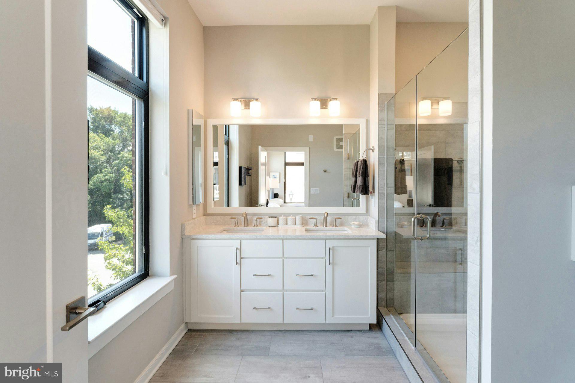 5 STATIONMASTER STREET SE 202