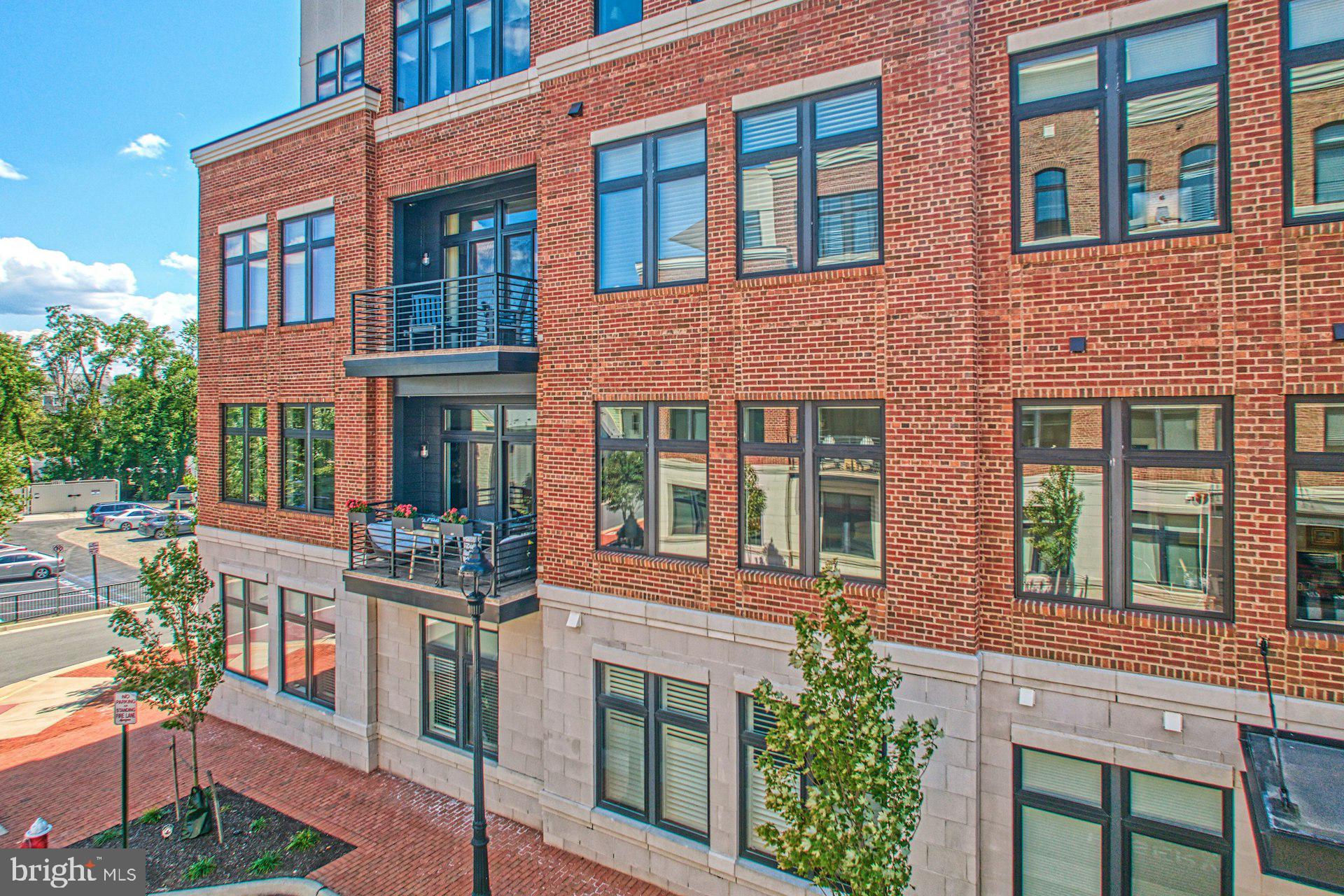 5 STATIONMASTER STREET SE 202