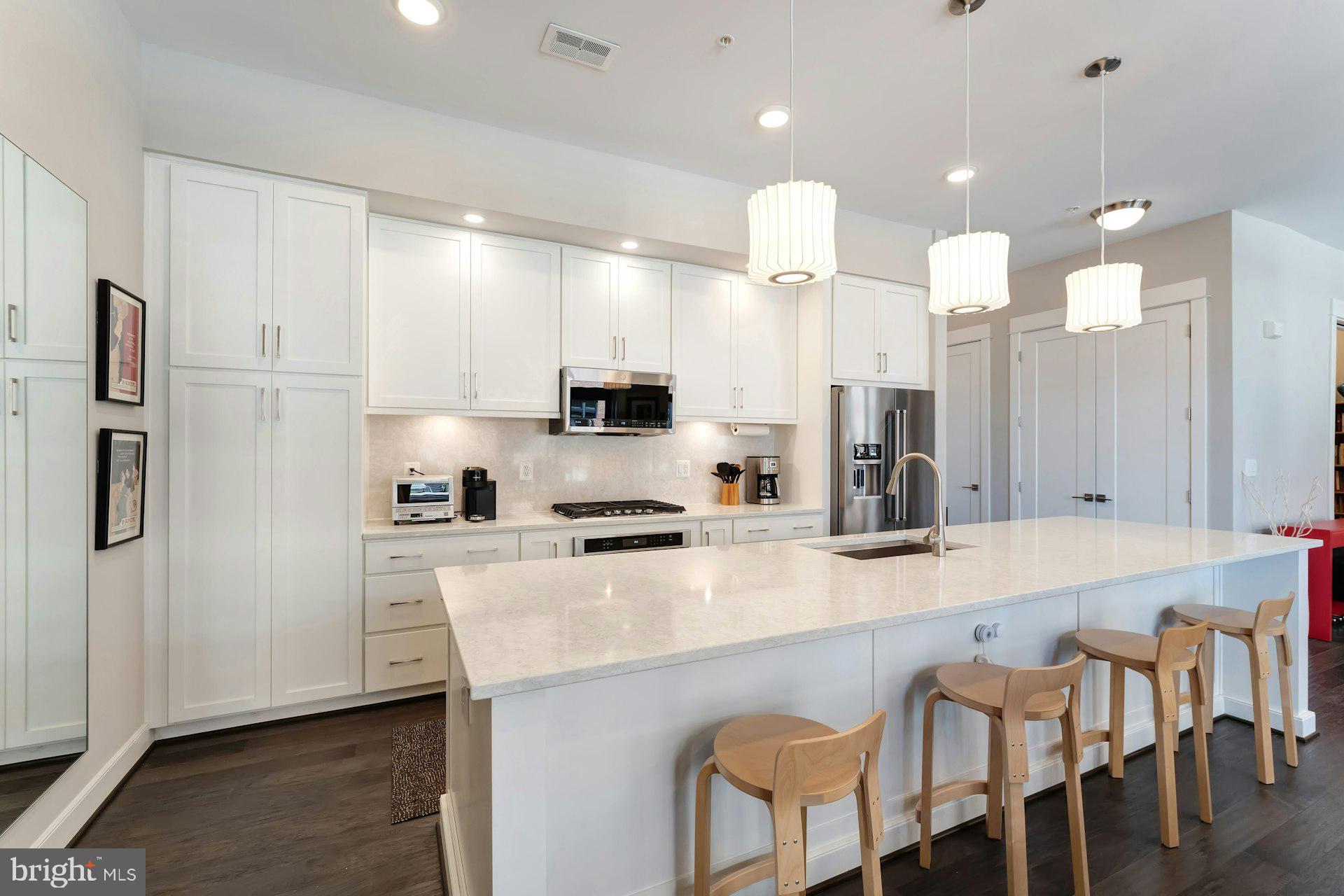 5 STATIONMASTER STREET SE 202