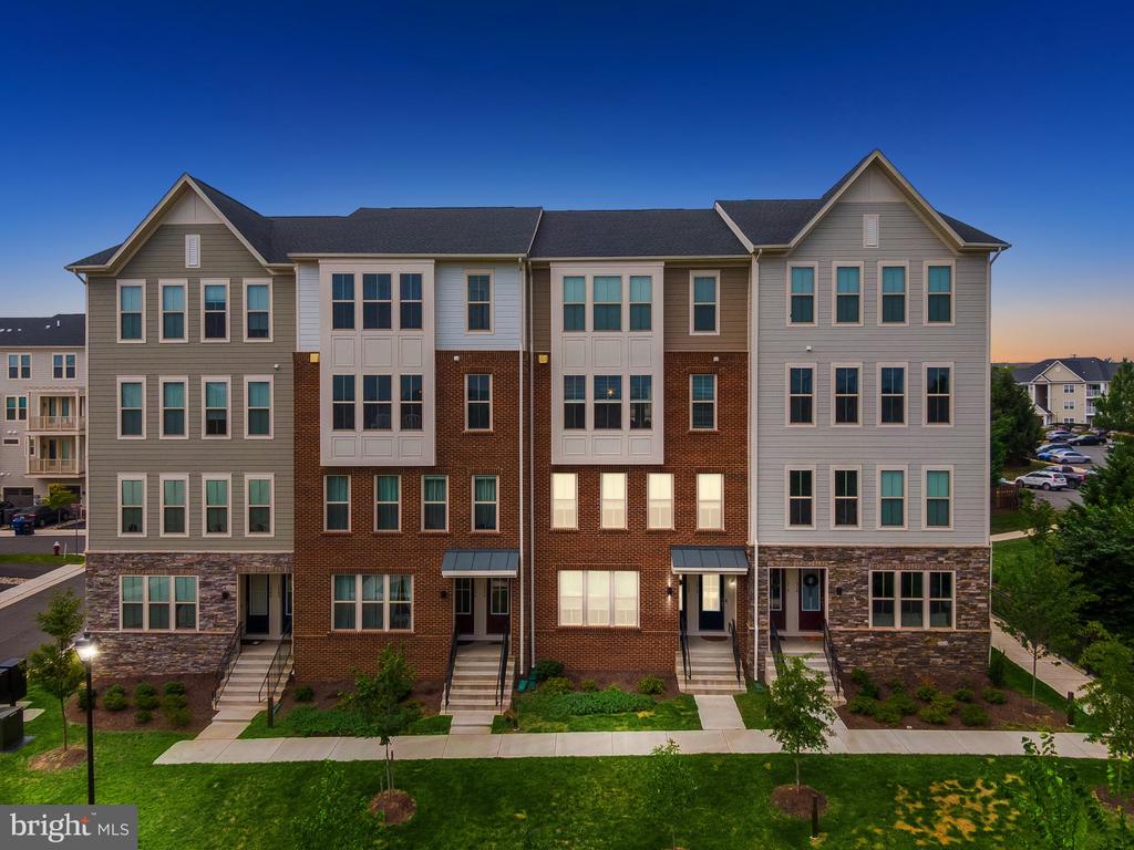 1008 GALENA TERRACE NE