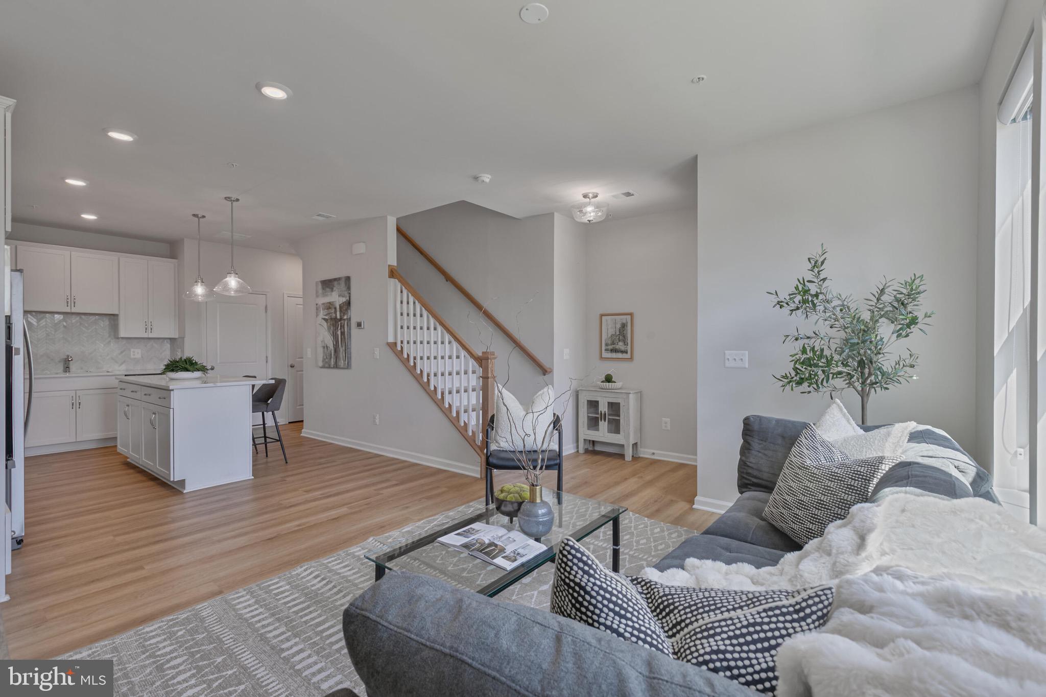 1008 GALENA TERRACE NE