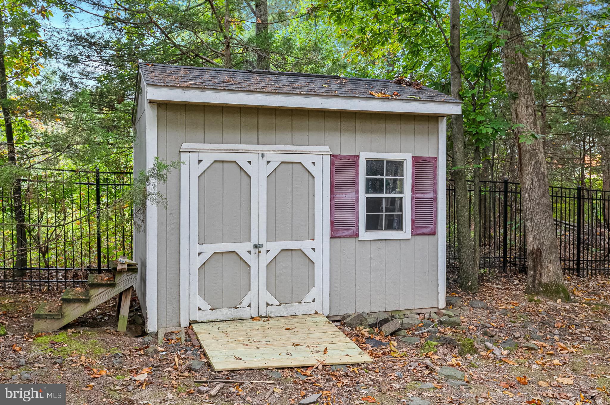 22059 WATER RUN COURT
