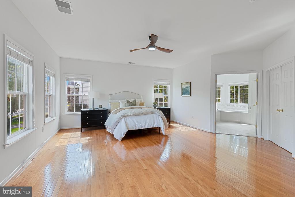 22059 WATER RUN COURT