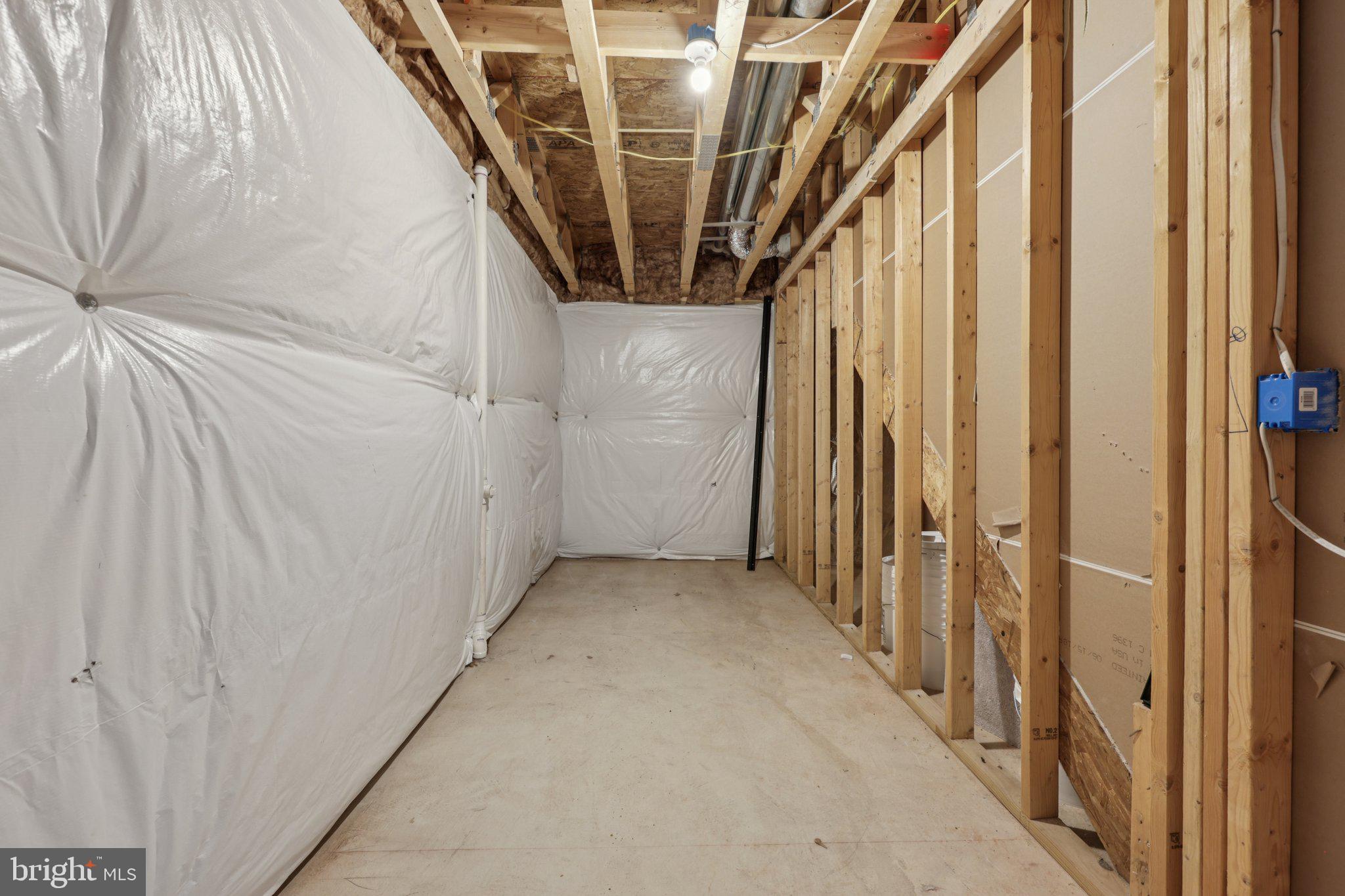 1023 THEMIS STREET SE