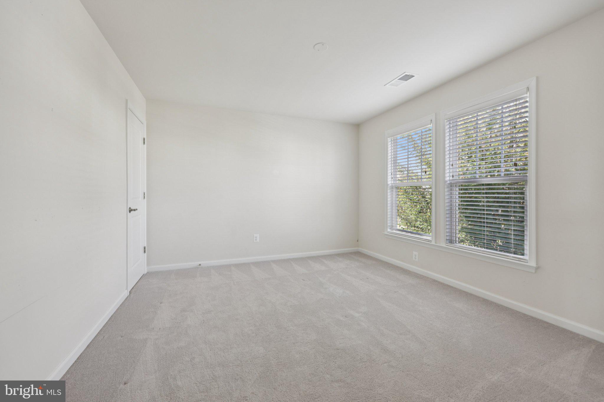 1023 THEMIS STREET SE