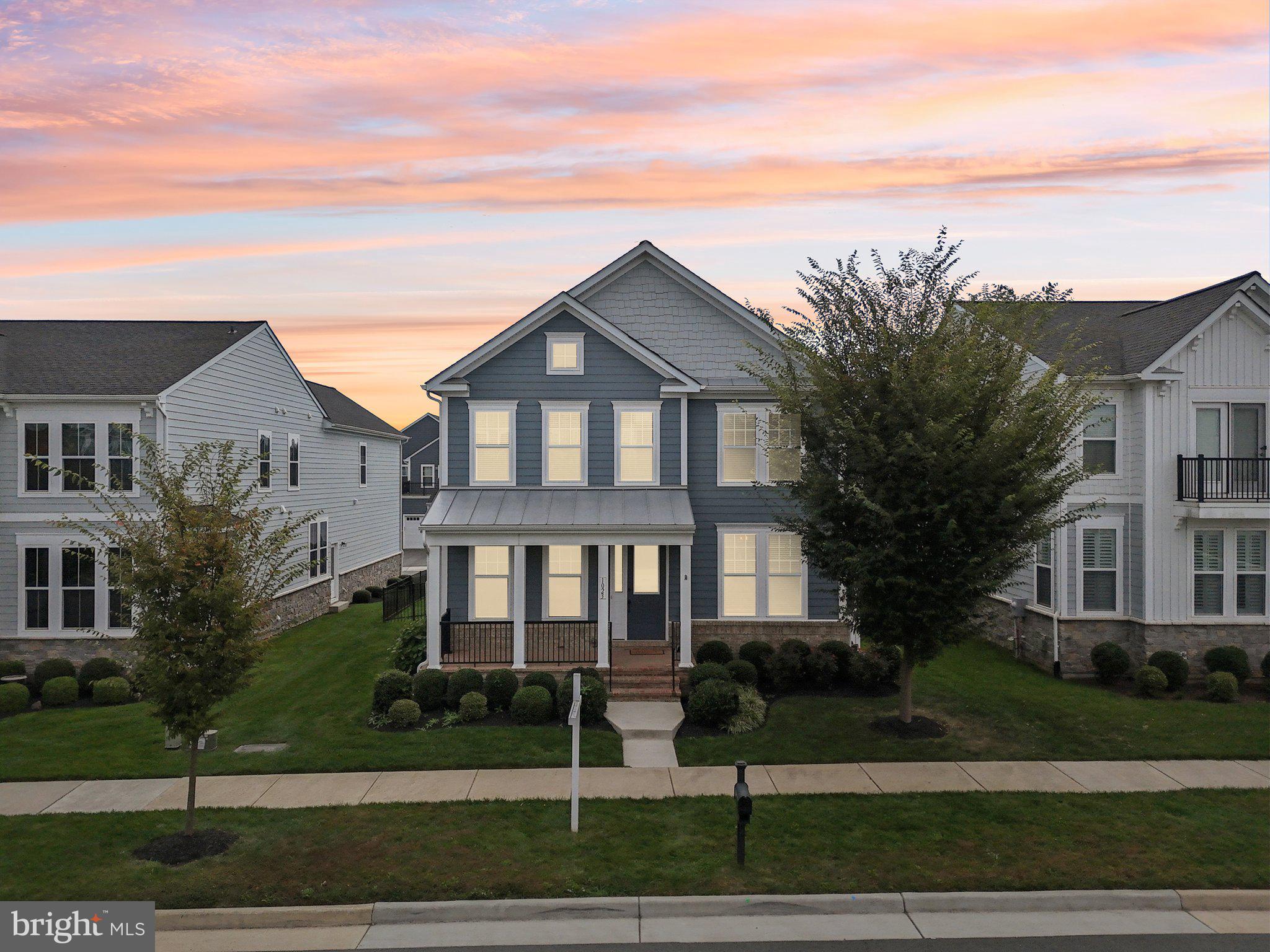 1023 THEMIS STREET SE