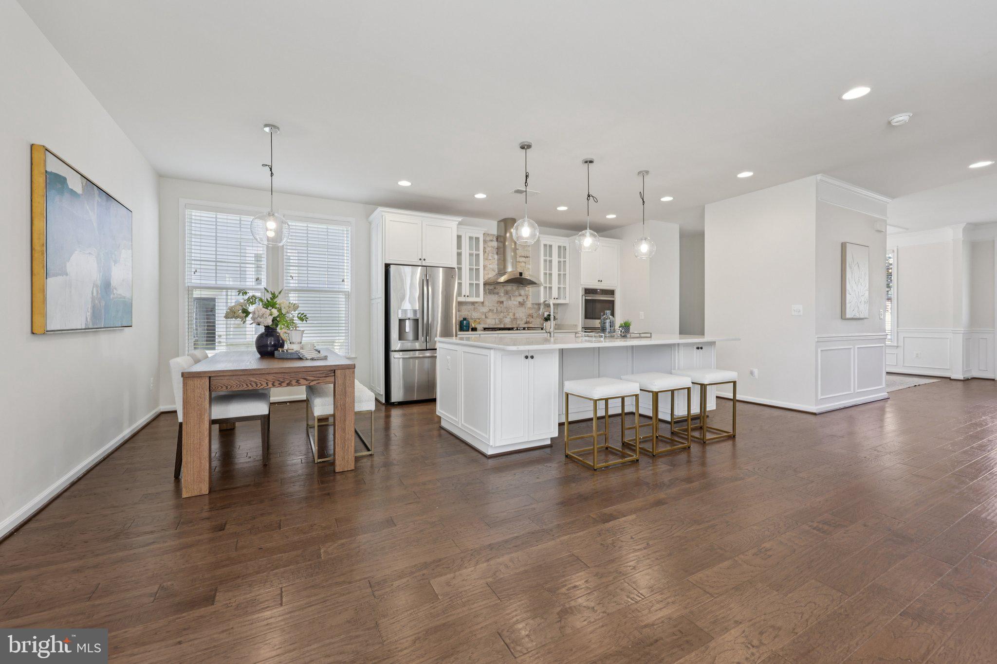 1023 THEMIS STREET SE