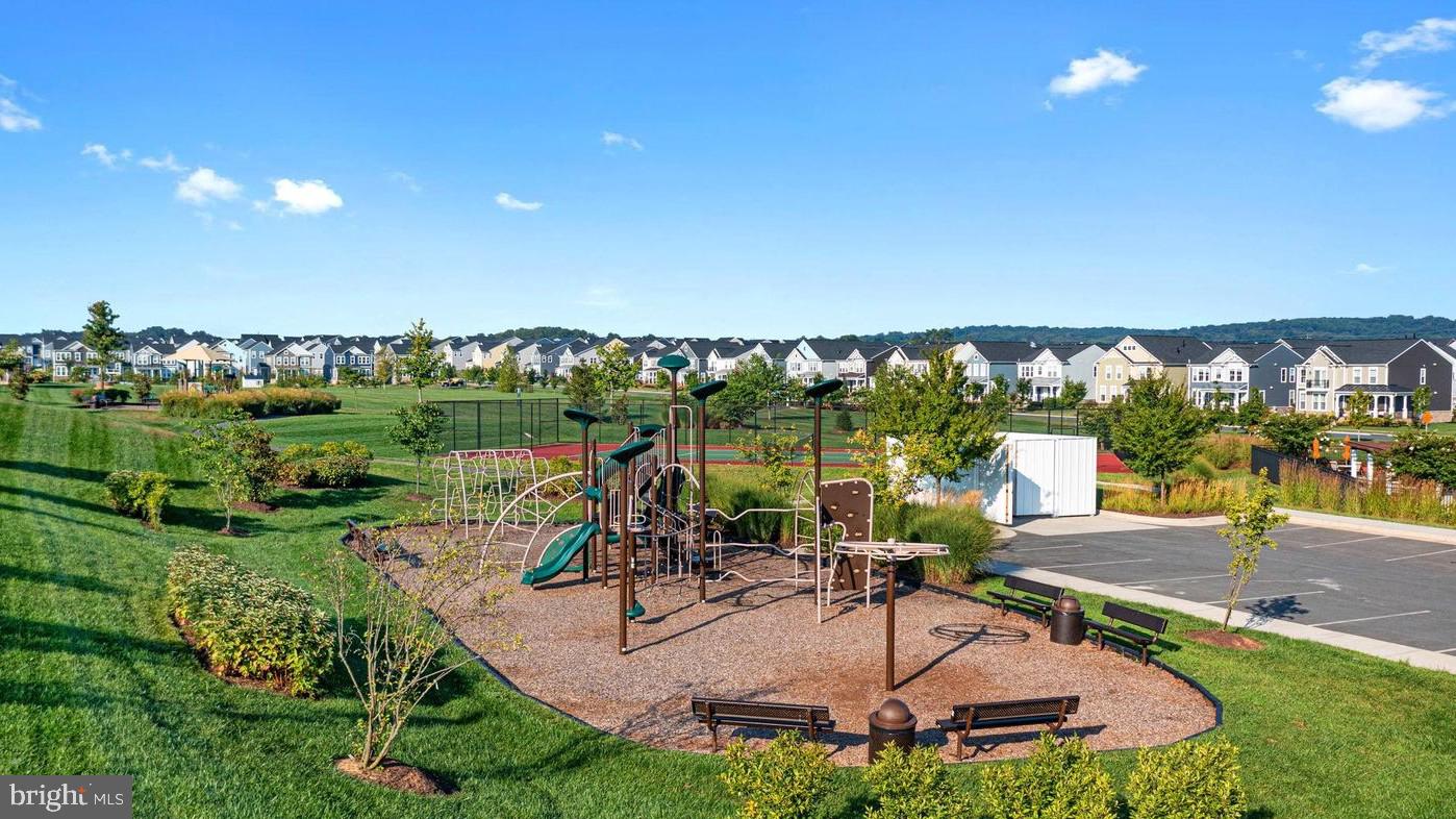 1023 THEMIS STREET SE