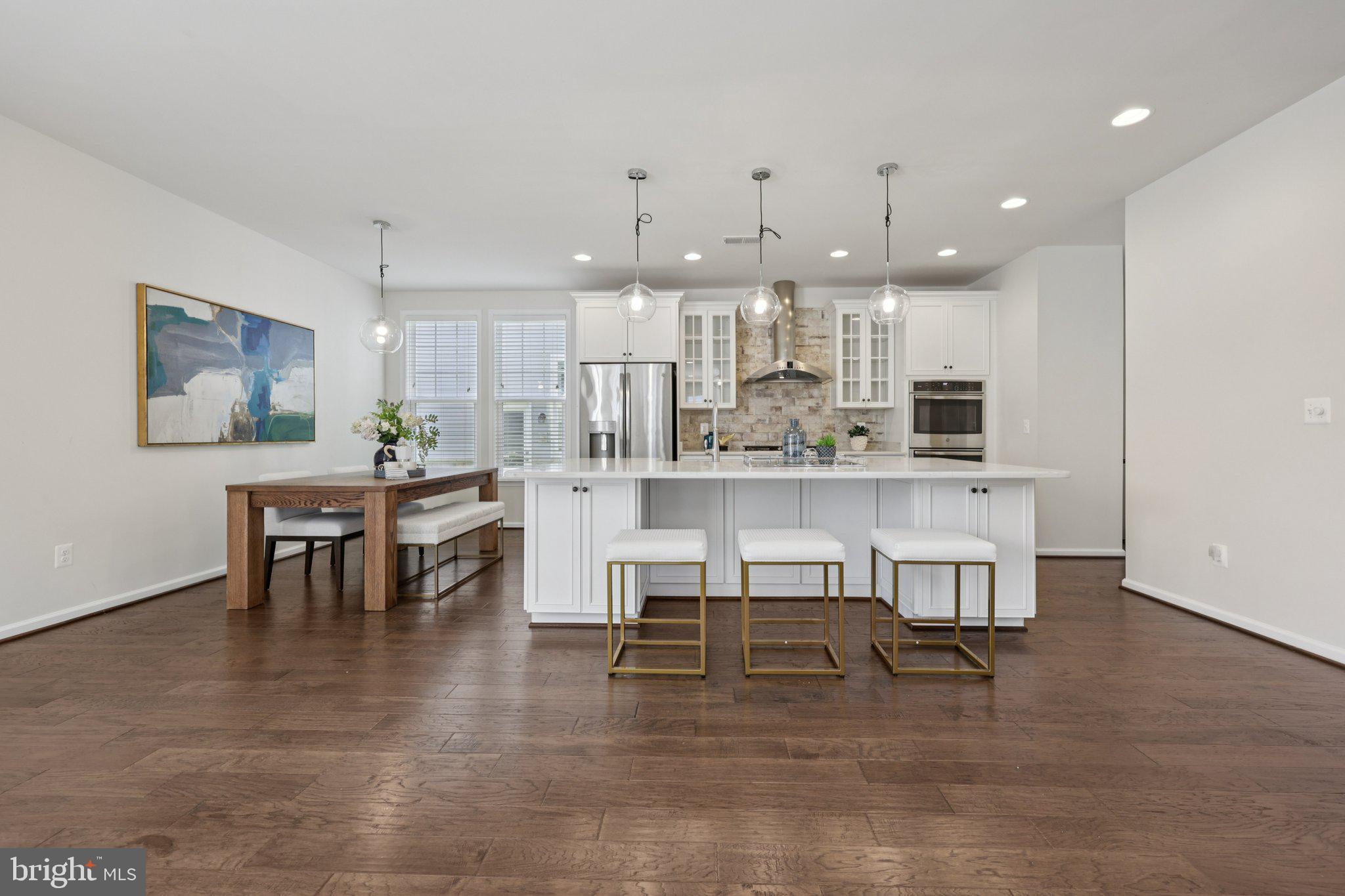 1023 THEMIS STREET SE