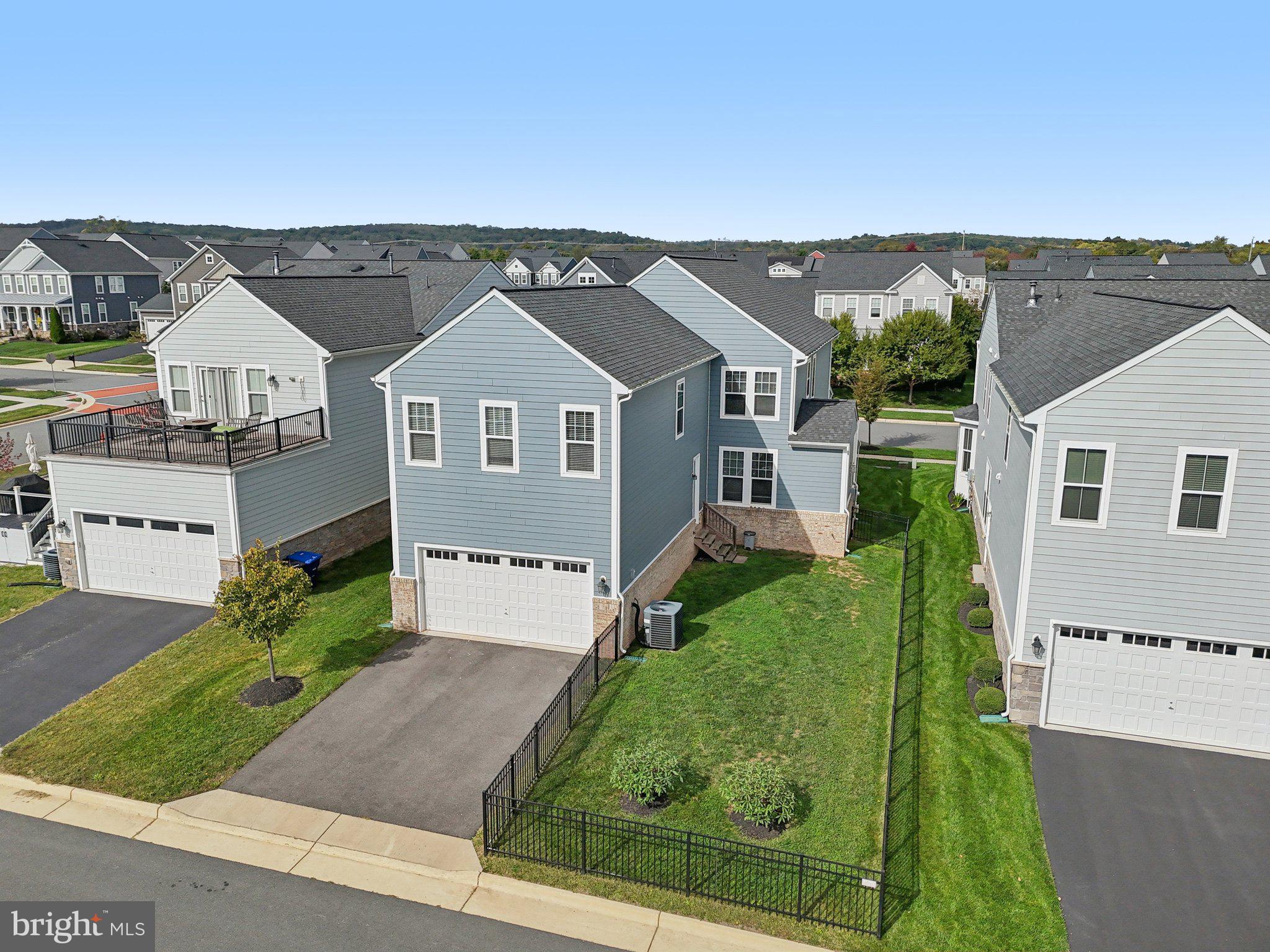 1023 THEMIS STREET SE