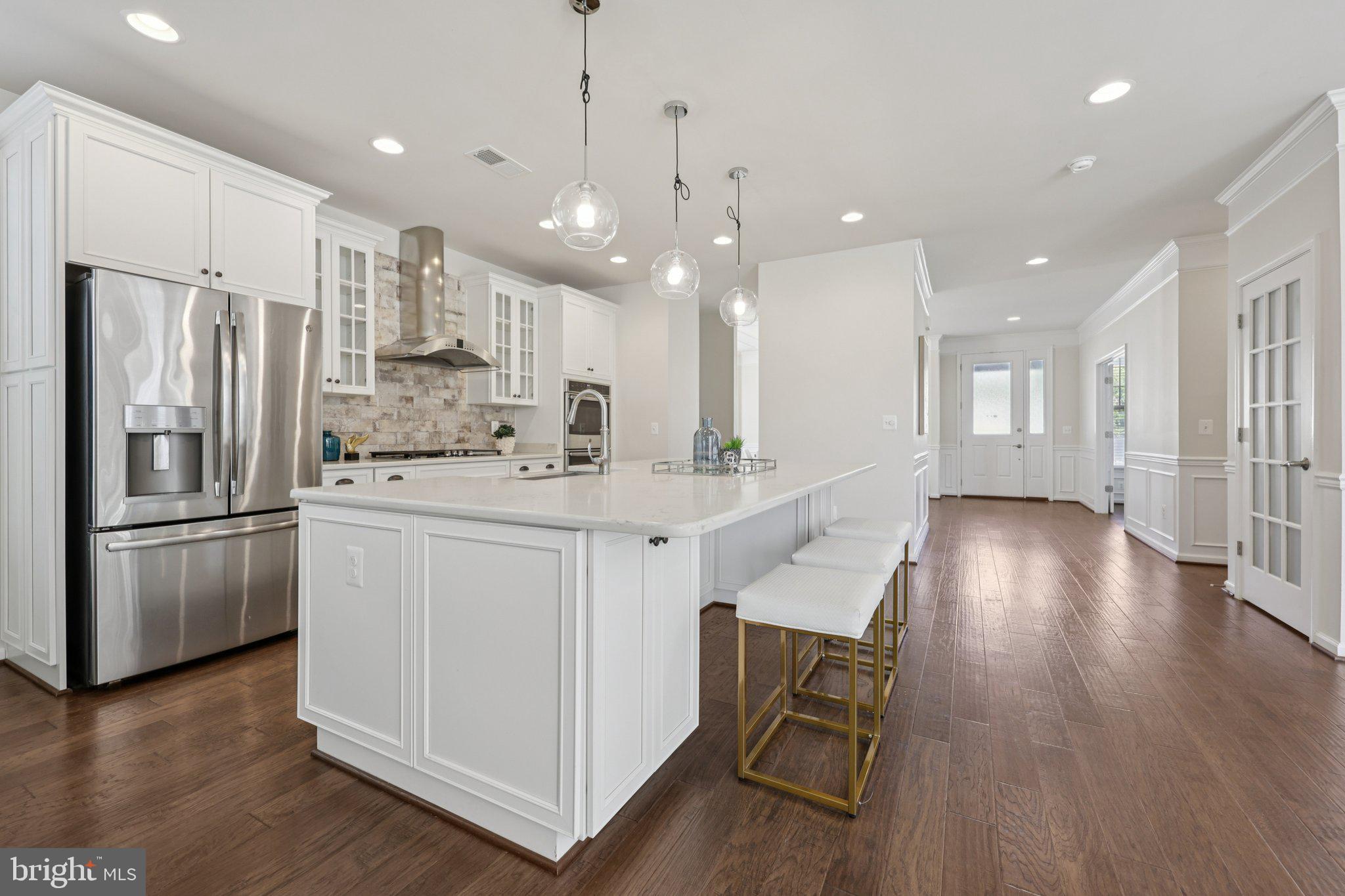 1023 THEMIS STREET SE