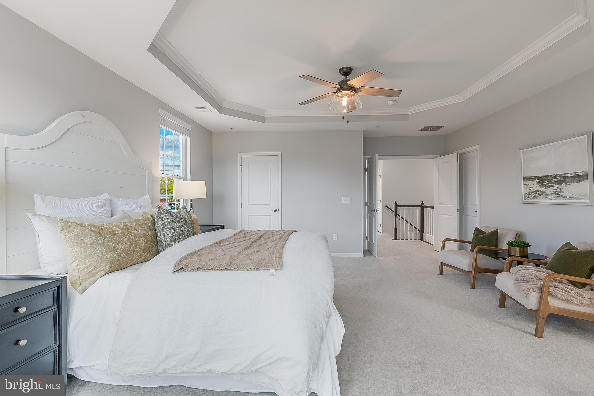 202 MURDOCH SQUARE SE