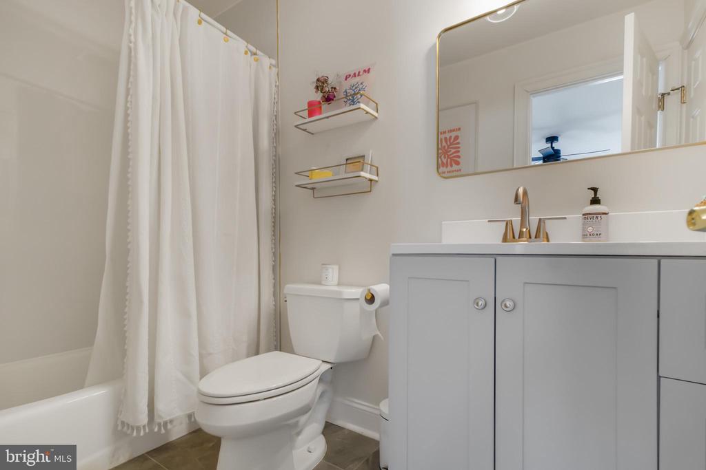 37857 ALBERTS FARM DRIVE