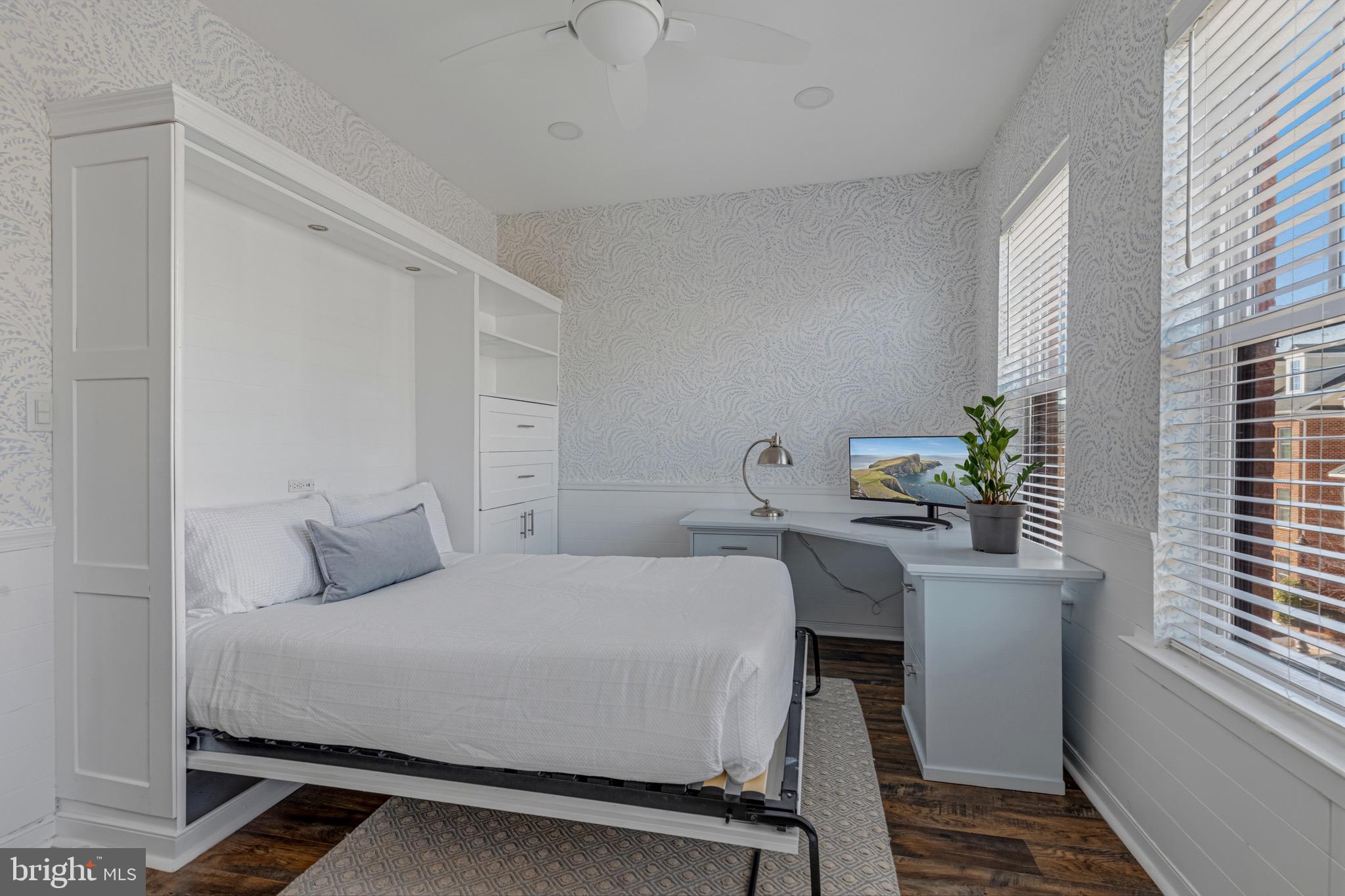 261 CRESCENT STATION TERRACE SE