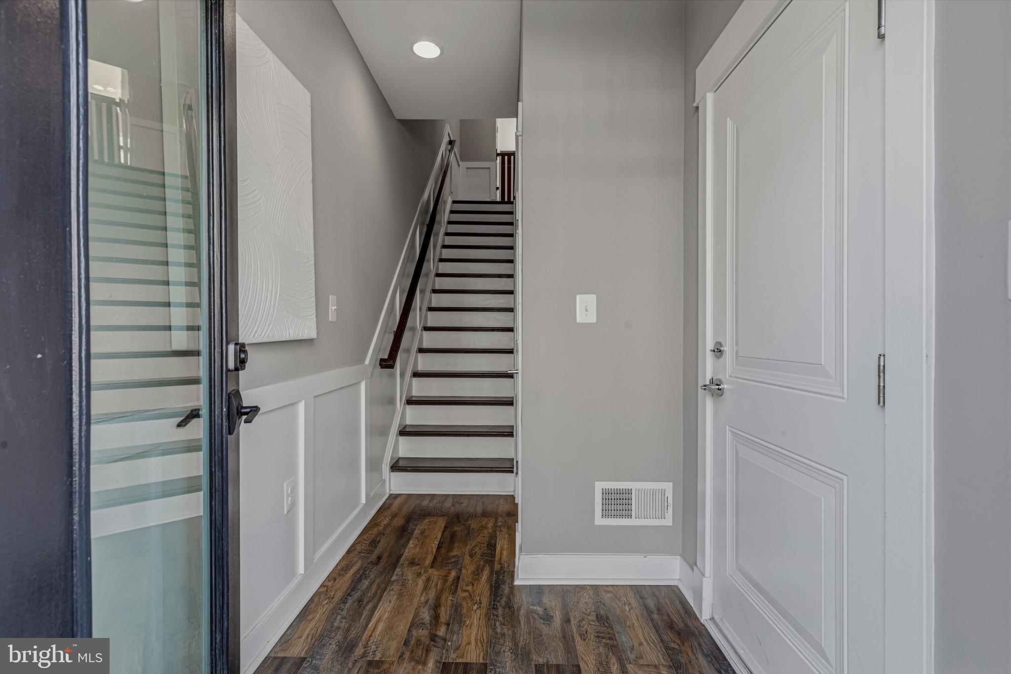 261 CRESCENT STATION TERRACE SE