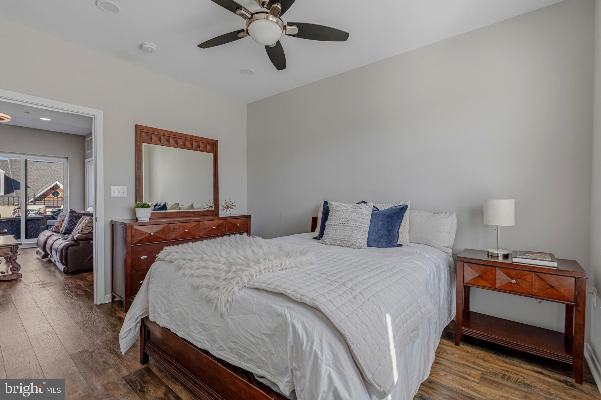 261 CRESCENT STATION TERRACE SE