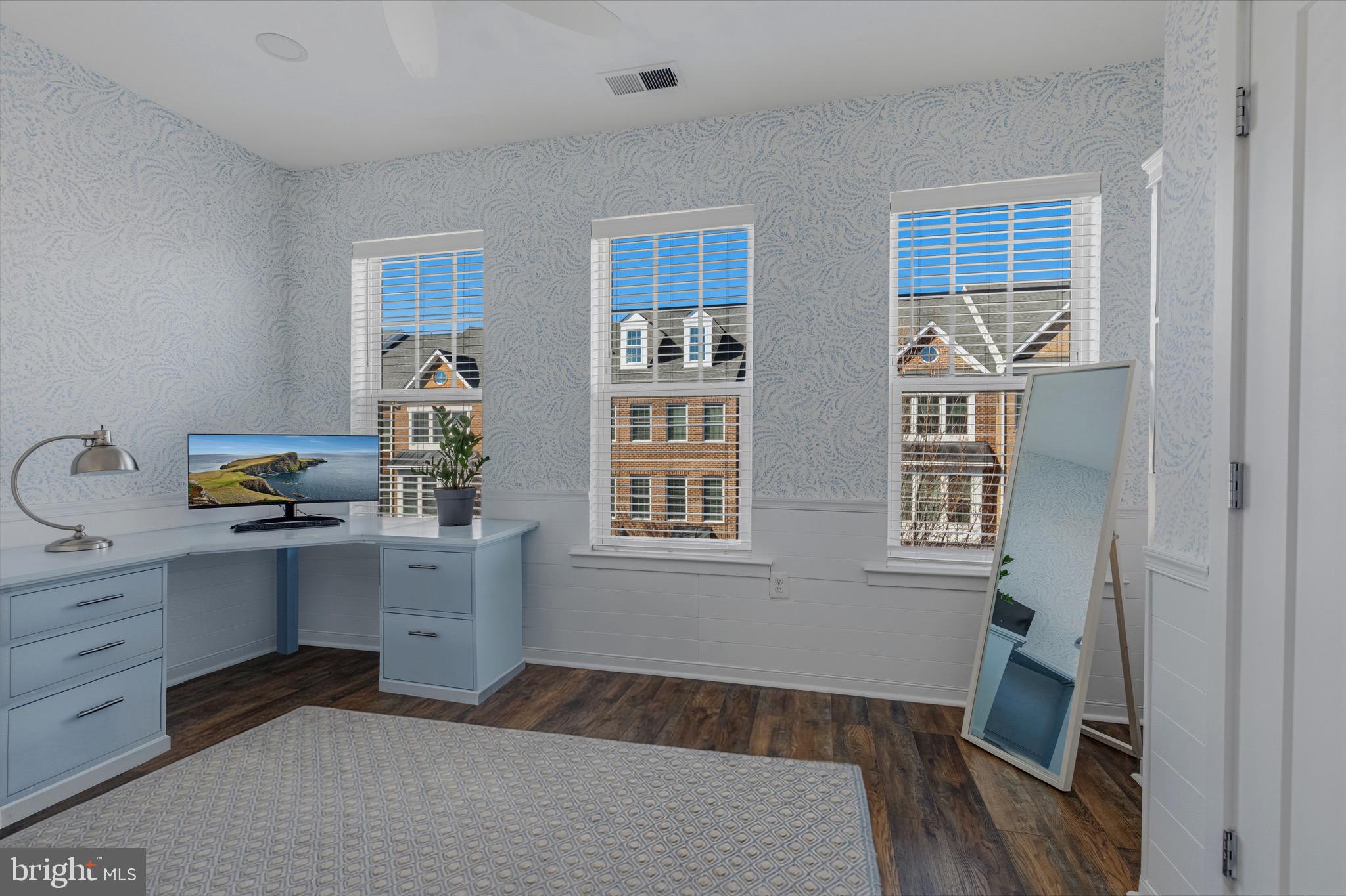 261 CRESCENT STATION TERRACE SE