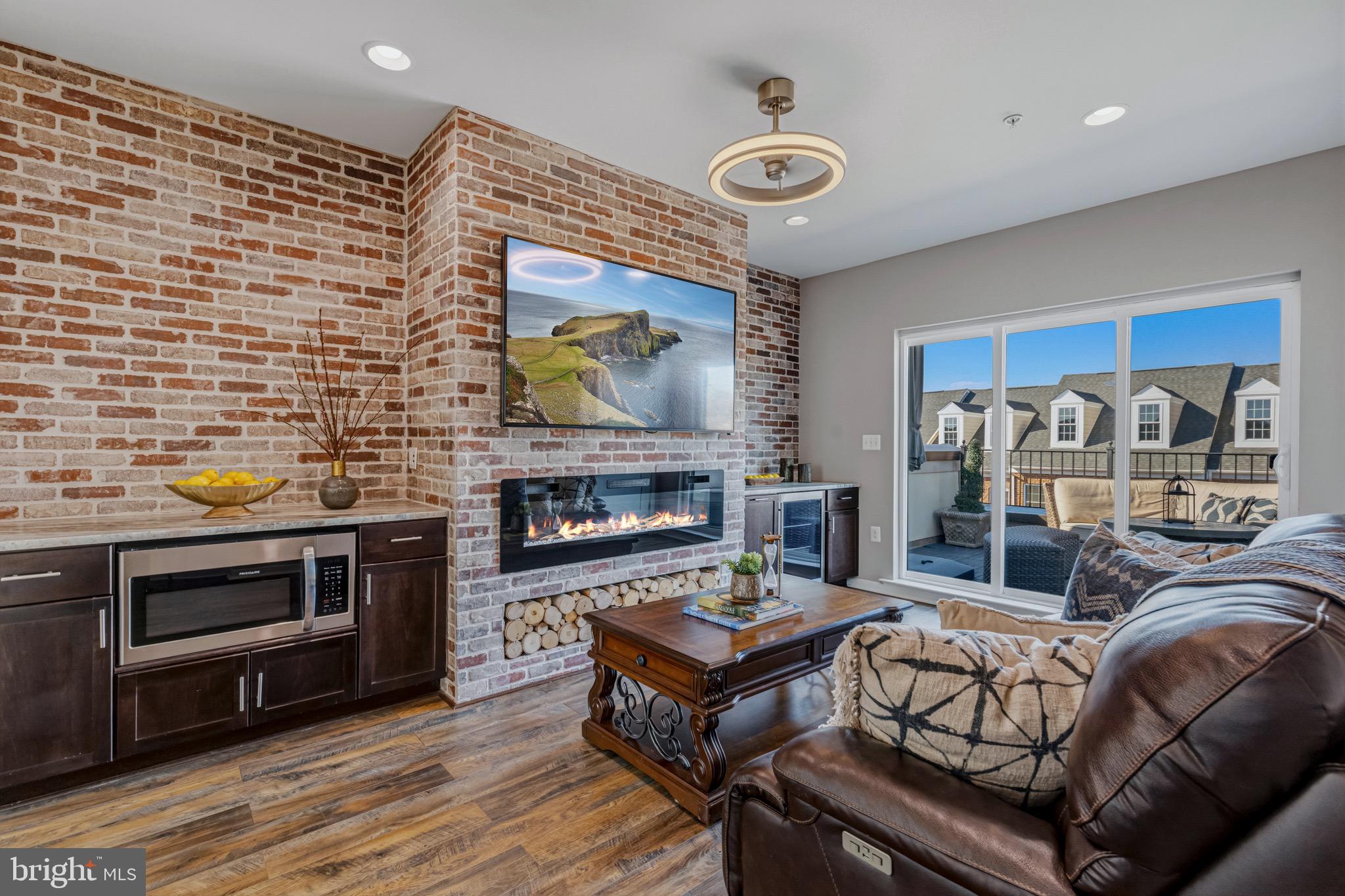 261 CRESCENT STATION TERRACE SE