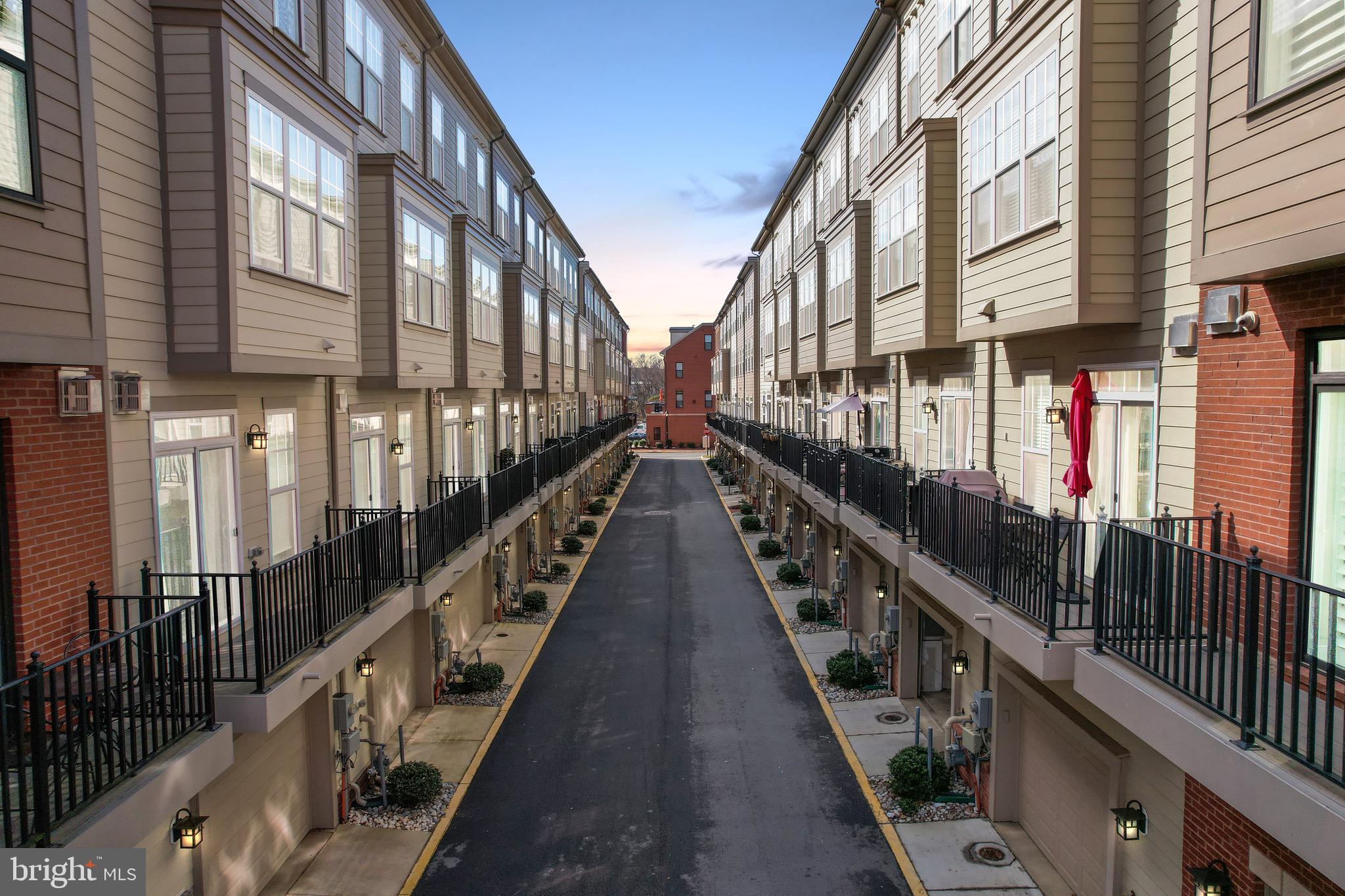 261 CRESCENT STATION TERRACE SE