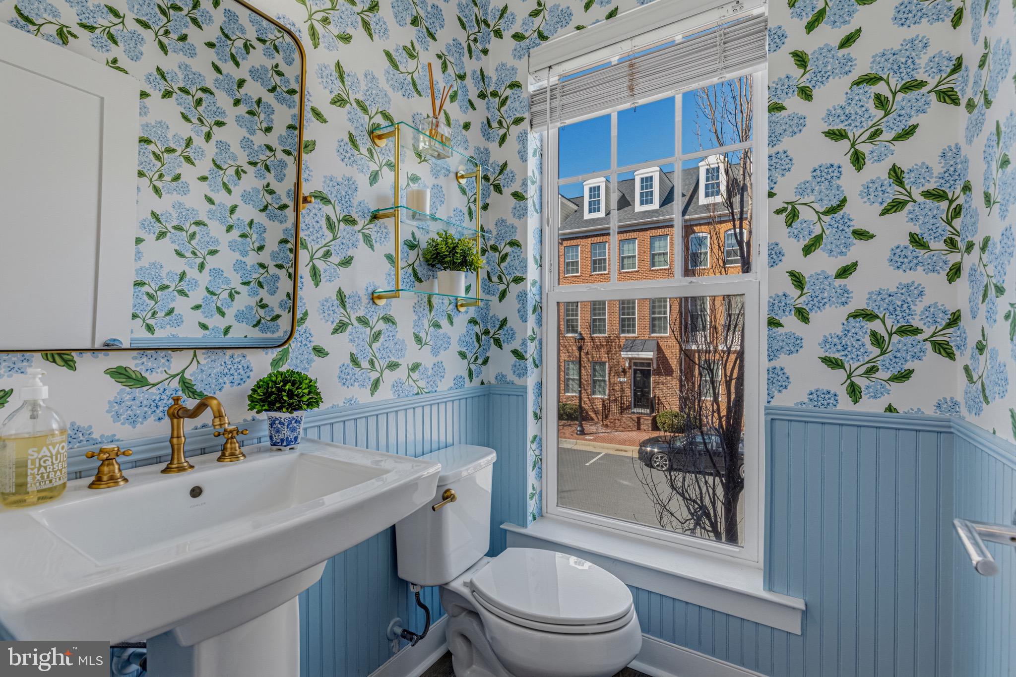 261 CRESCENT STATION TERRACE SE