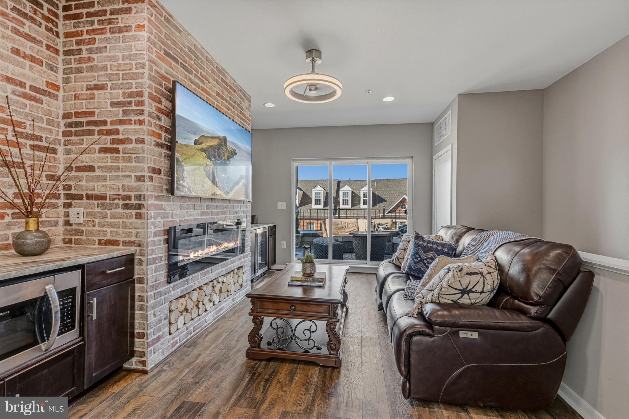 261 CRESCENT STATION TERRACE SE