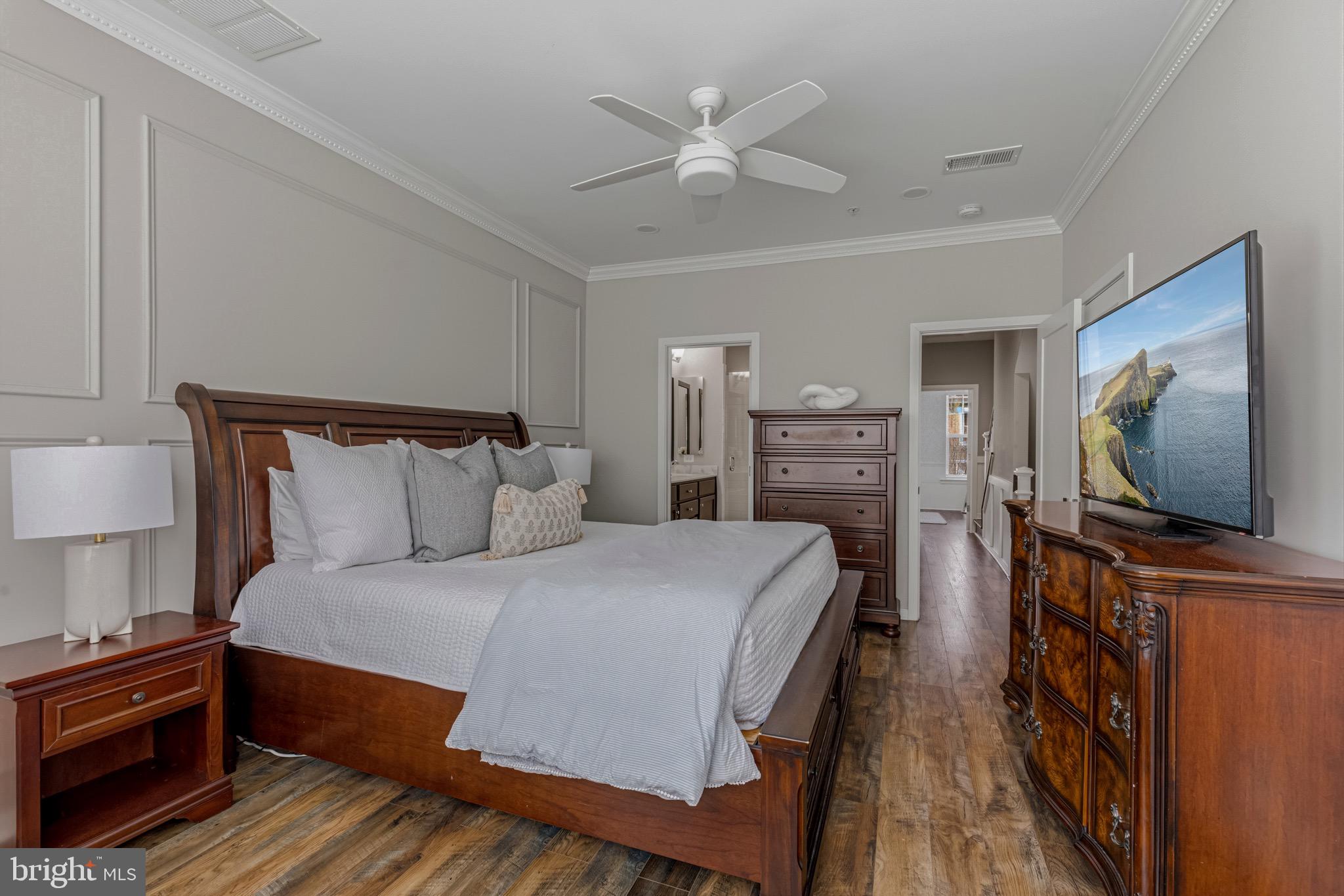 261 CRESCENT STATION TERRACE SE