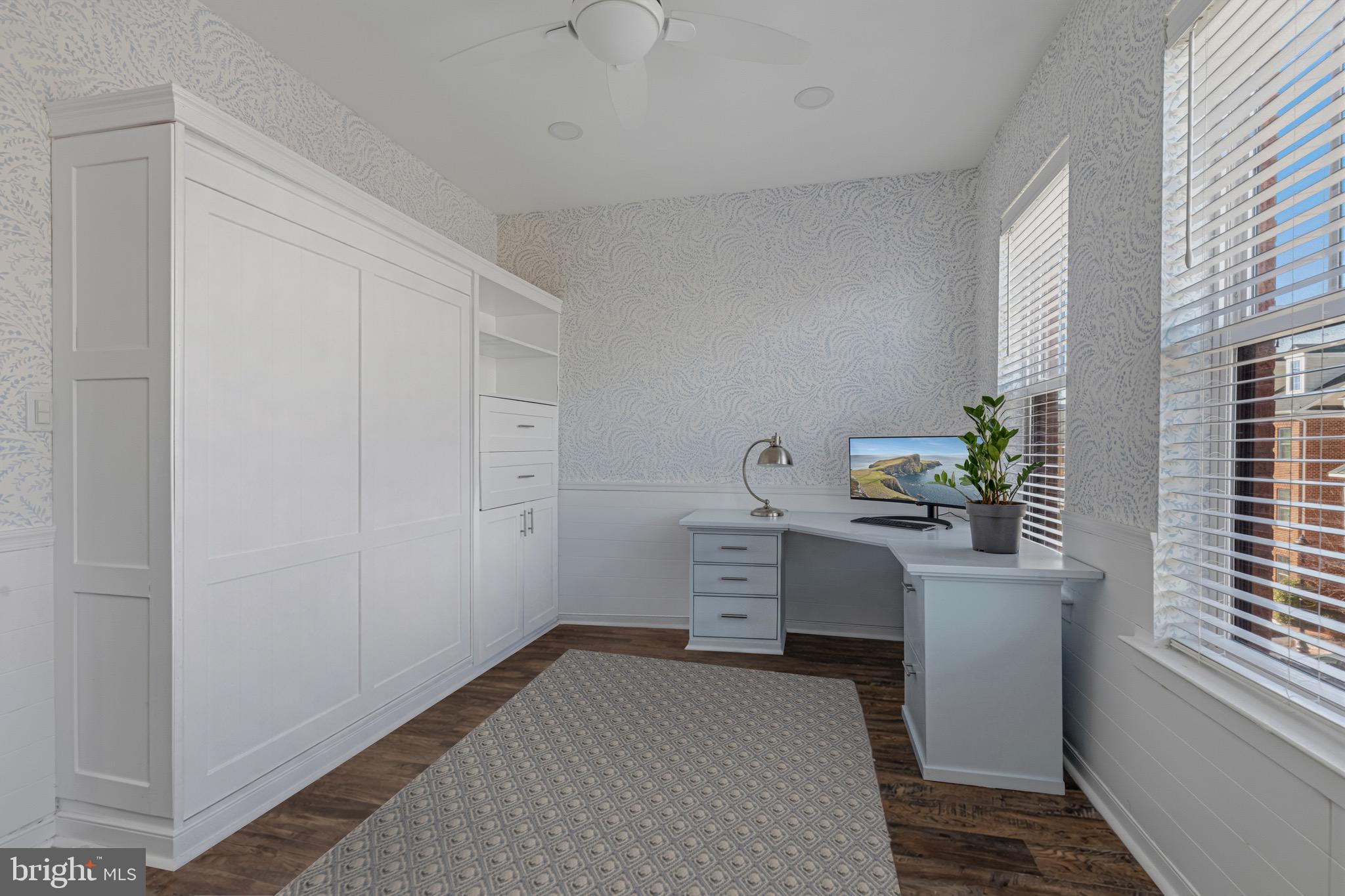 261 CRESCENT STATION TERRACE SE