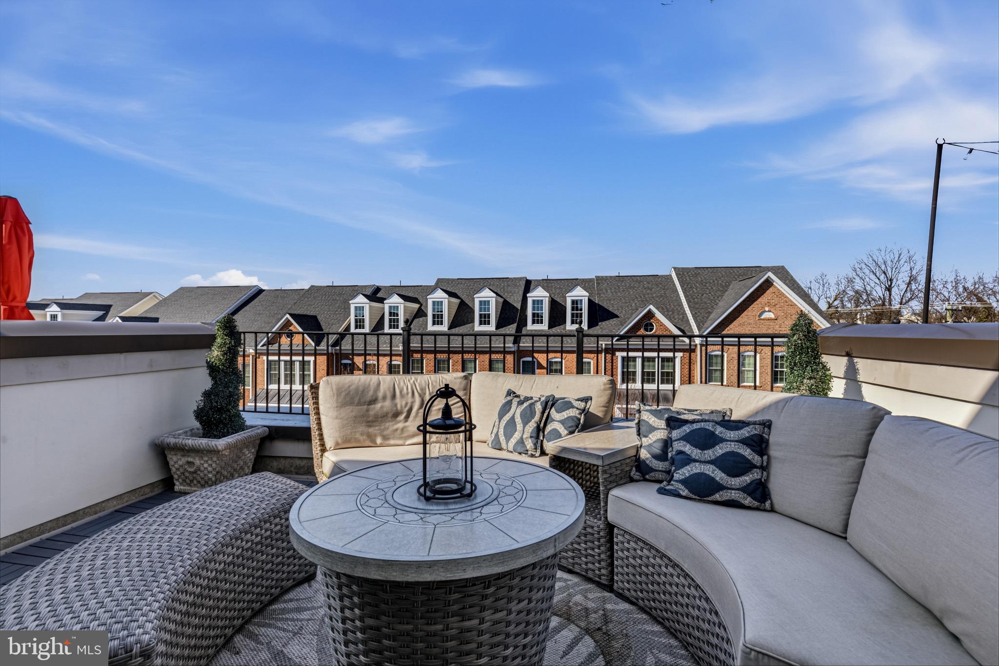 261 CRESCENT STATION TERRACE SE