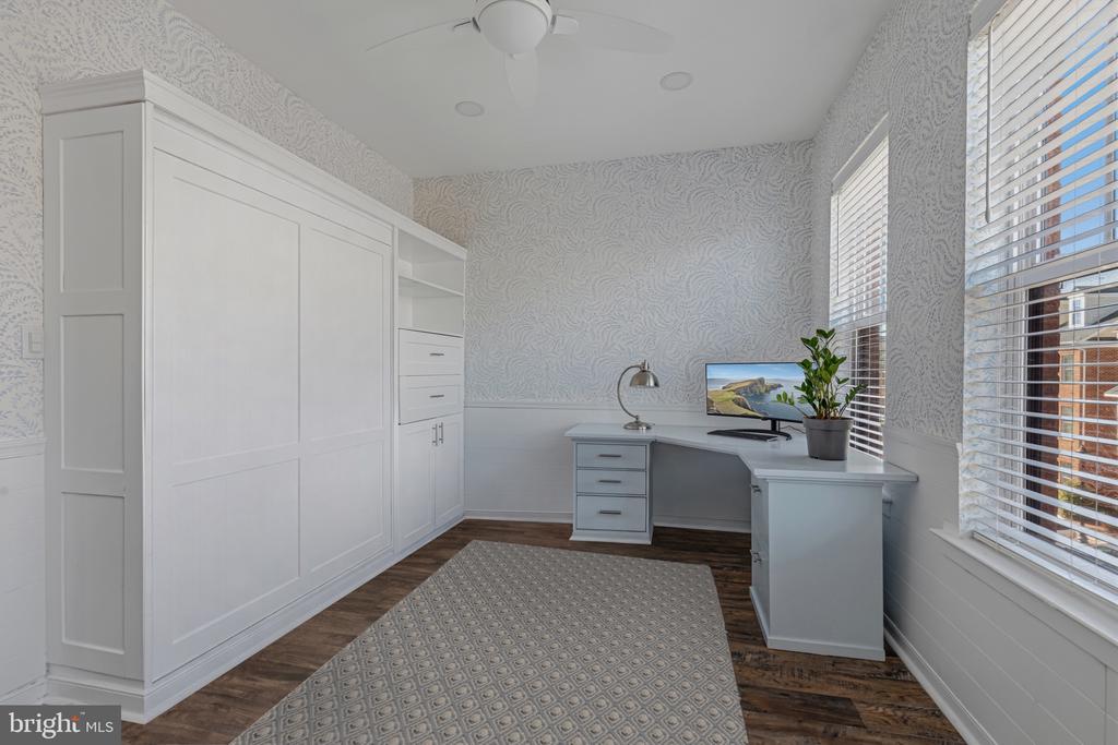 261 CRESCENT STATION TERRACE SE
