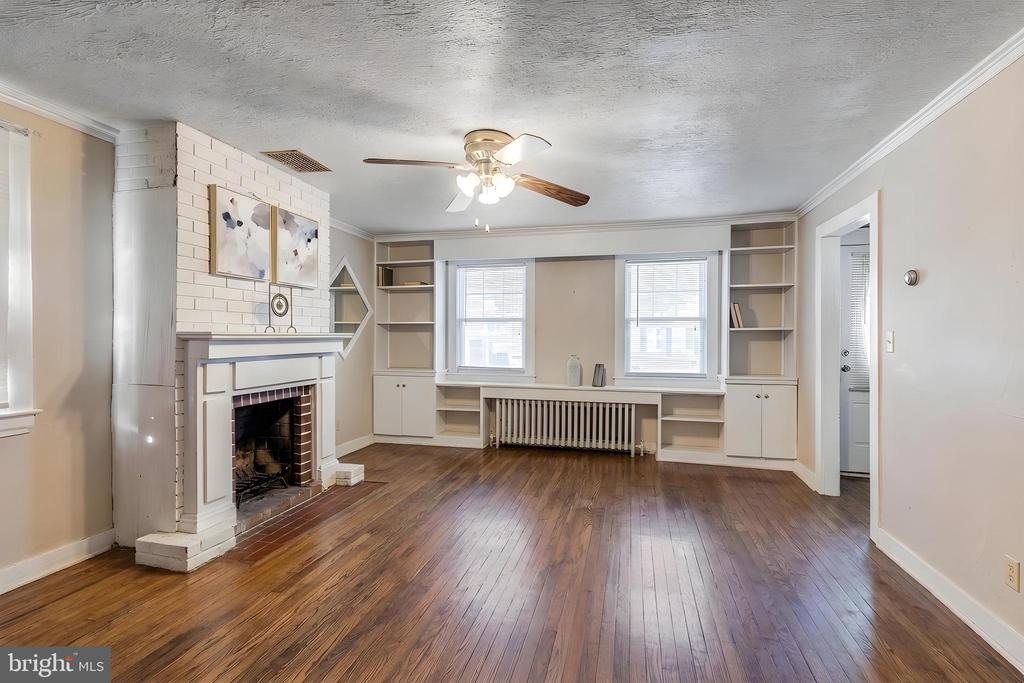 245 W MARKET STREET