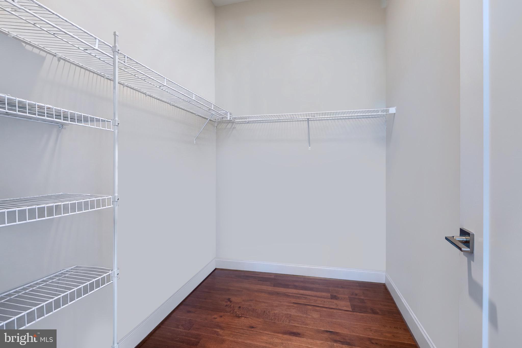 2 STATIONMASTER STREET SE 202