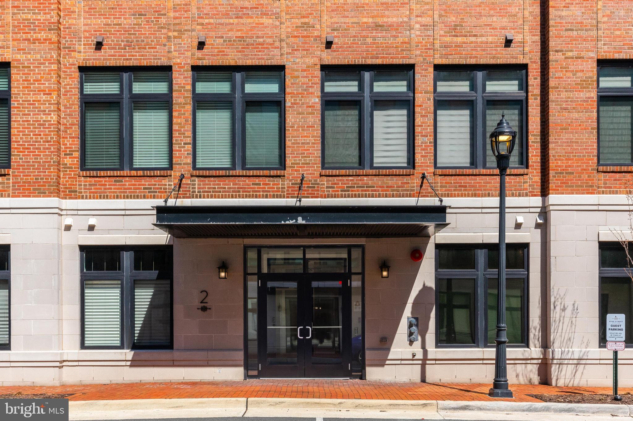 2 STATIONMASTER STREET SE 202