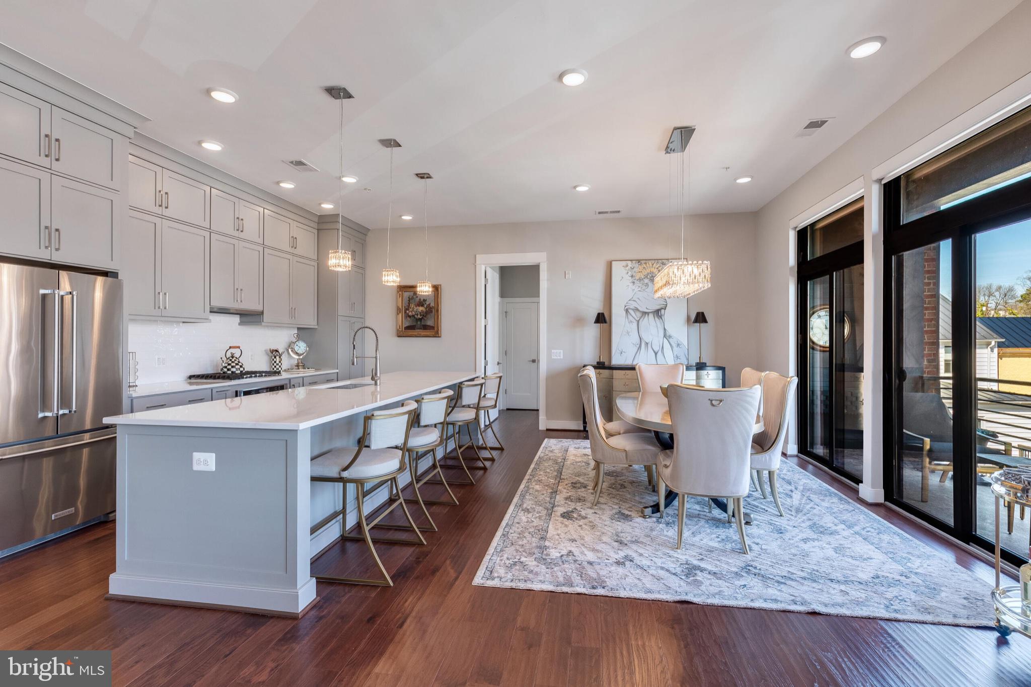 2 STATIONMASTER STREET SE 202