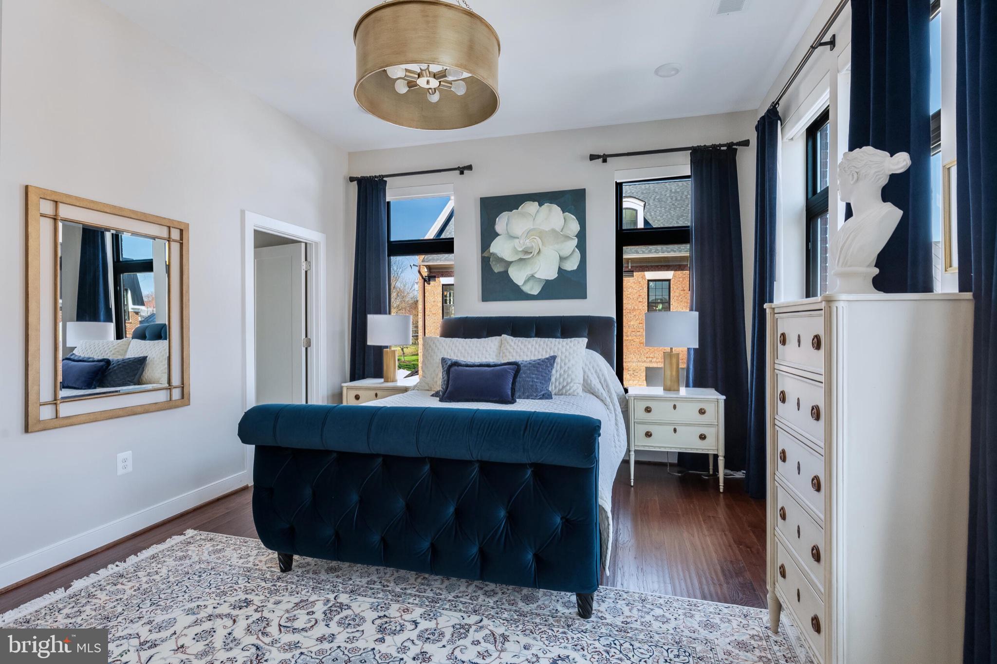 2 STATIONMASTER STREET SE 202