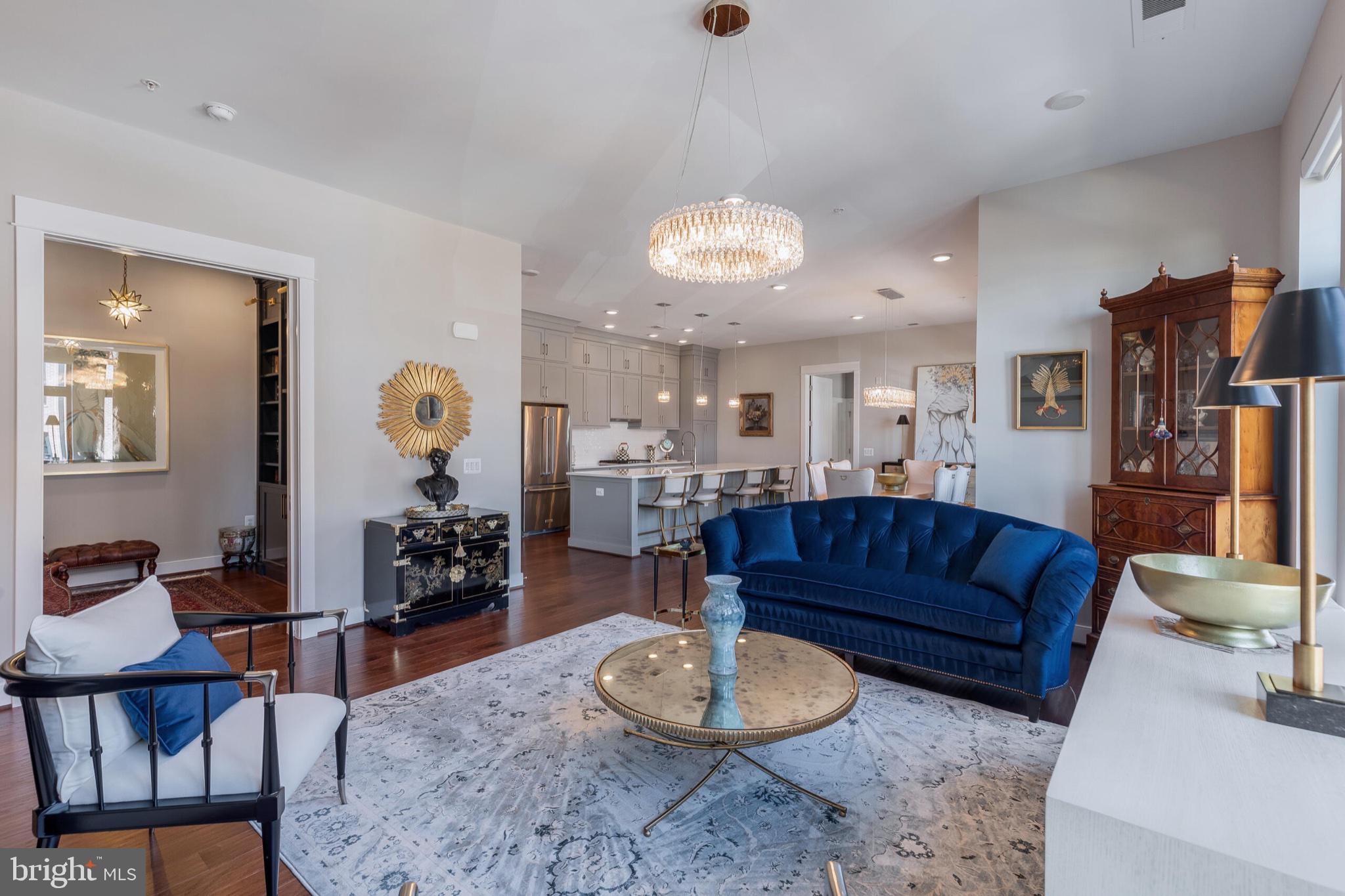 2 STATIONMASTER STREET SE 202